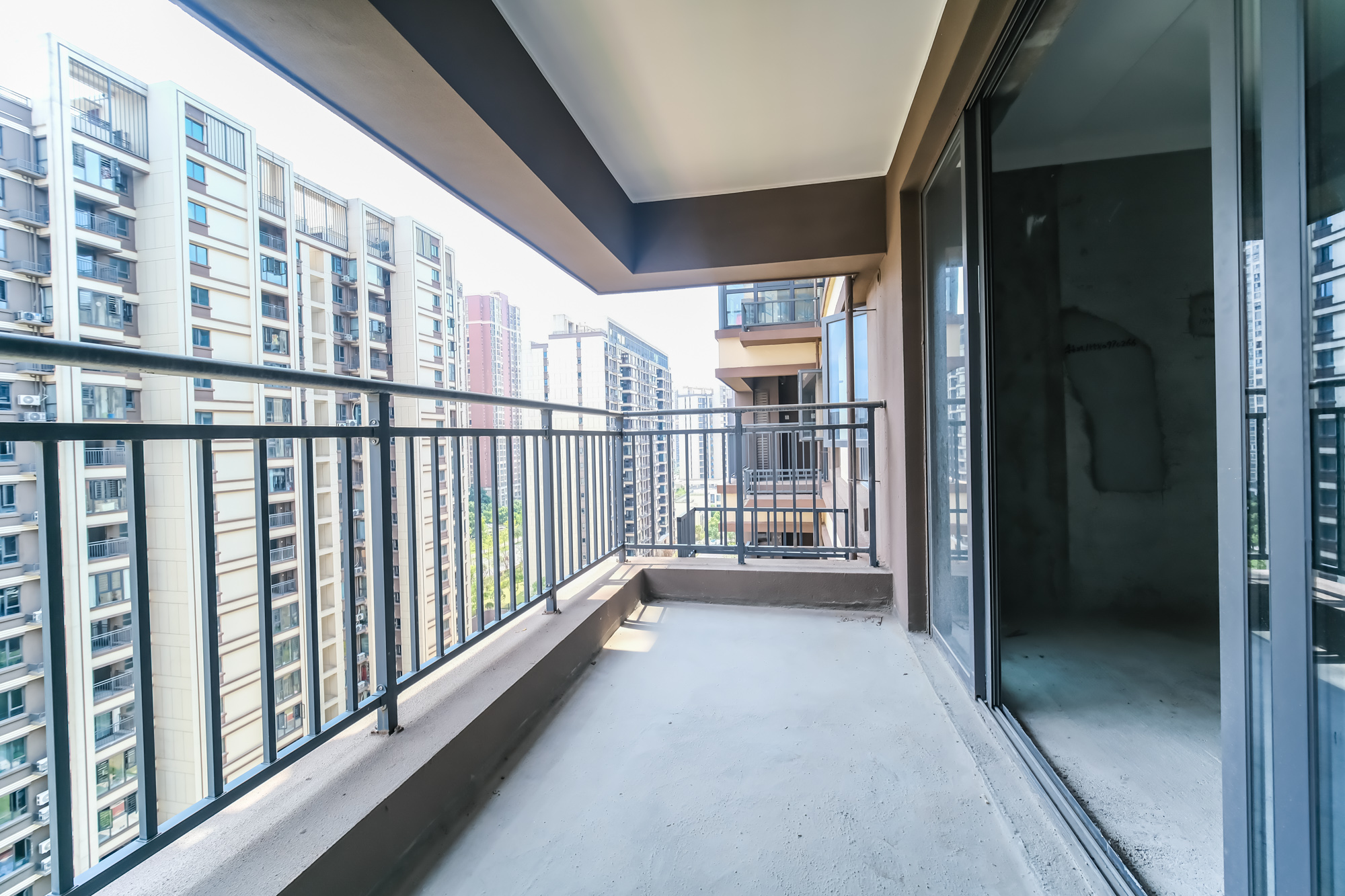 荣盛城  3室2厅2卫    90.0万 荣盛城  3室2厅2卫    90.0万阳台