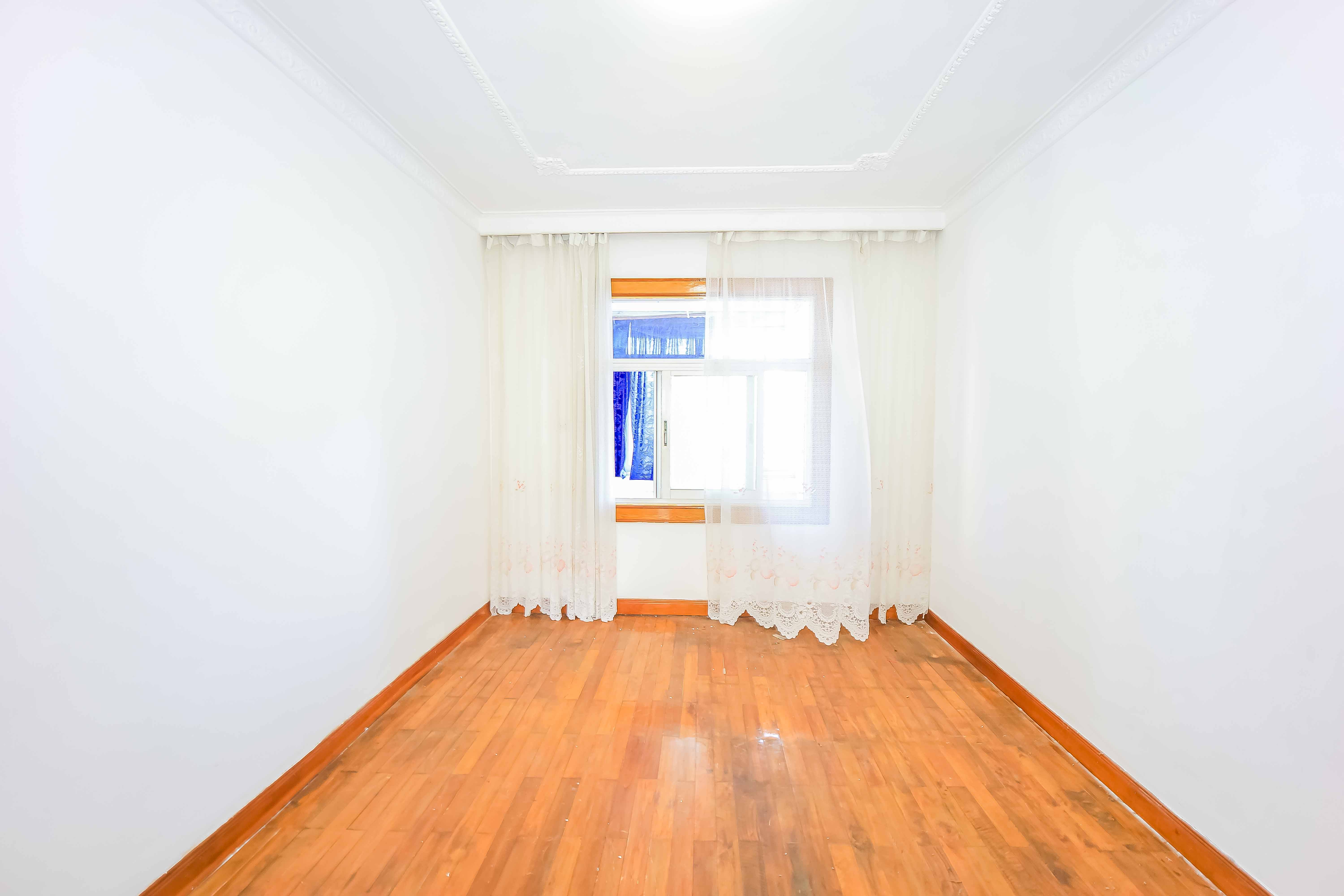 东瓜山二村  2室2厅1卫    45.0万卧室