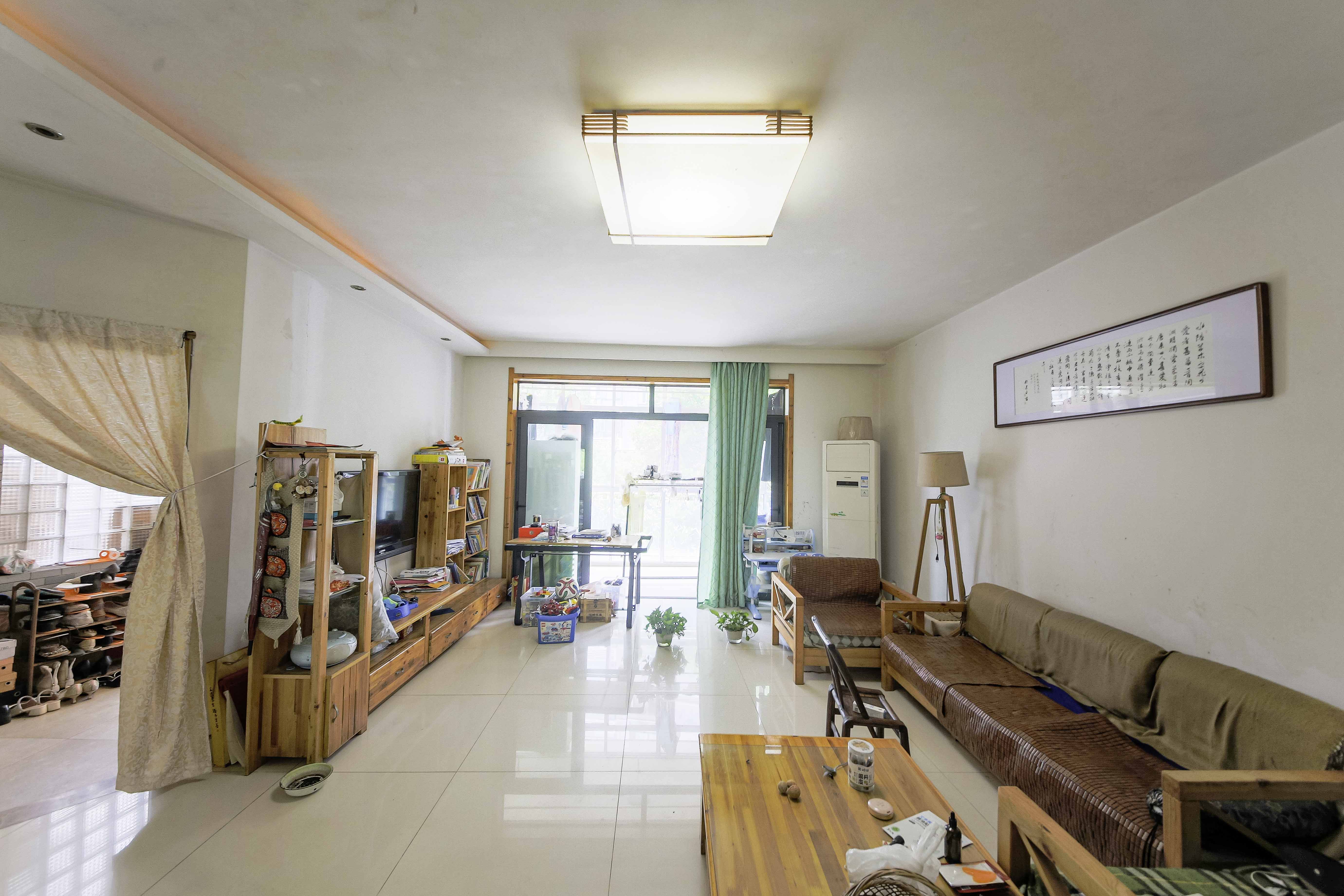 梦网景园  4室2厅2卫   167.00万客厅