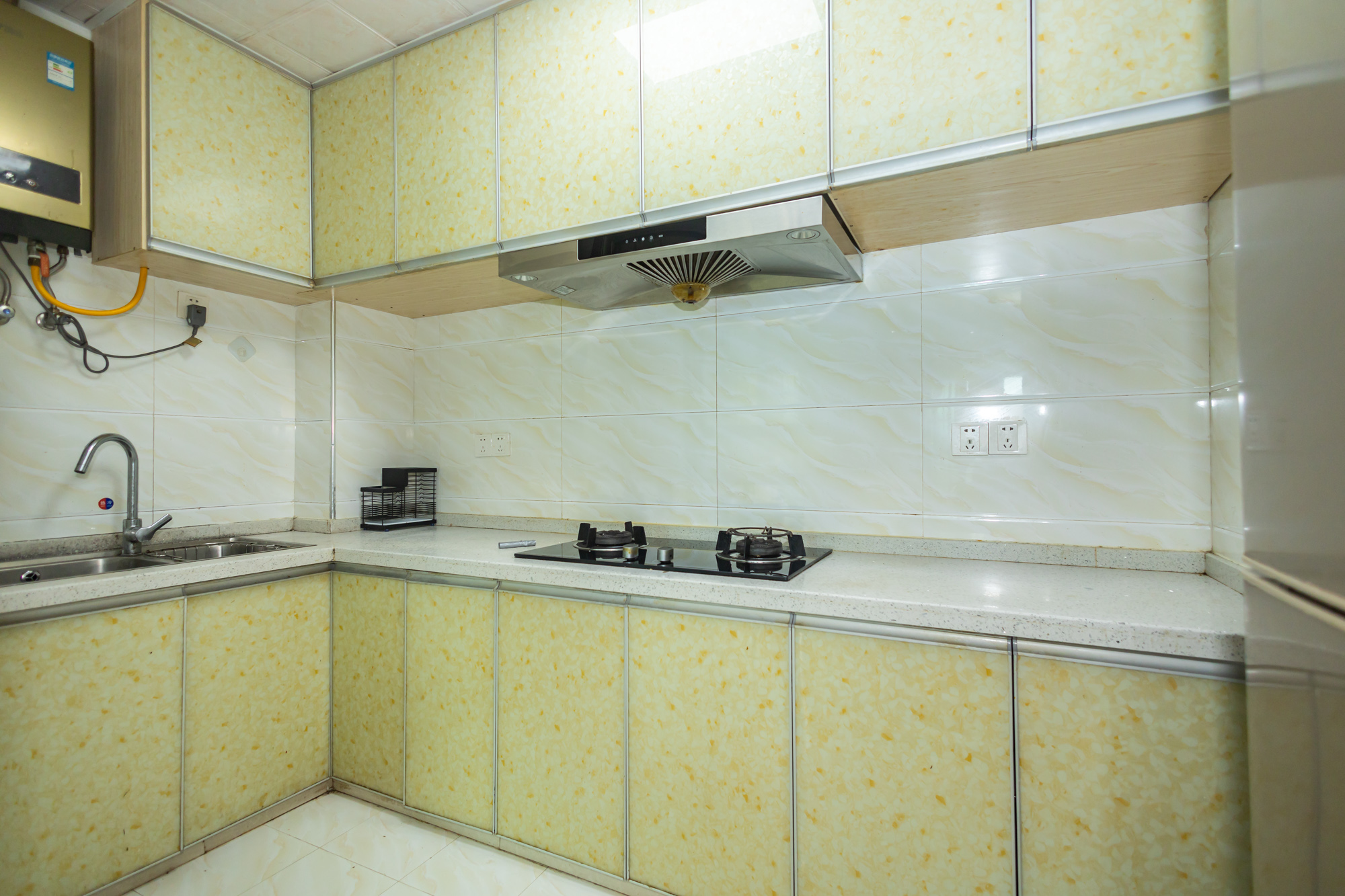 海伦春天 2室1厅1卫 58.6万 海伦春天 2室1厅1卫 58.6万厨房