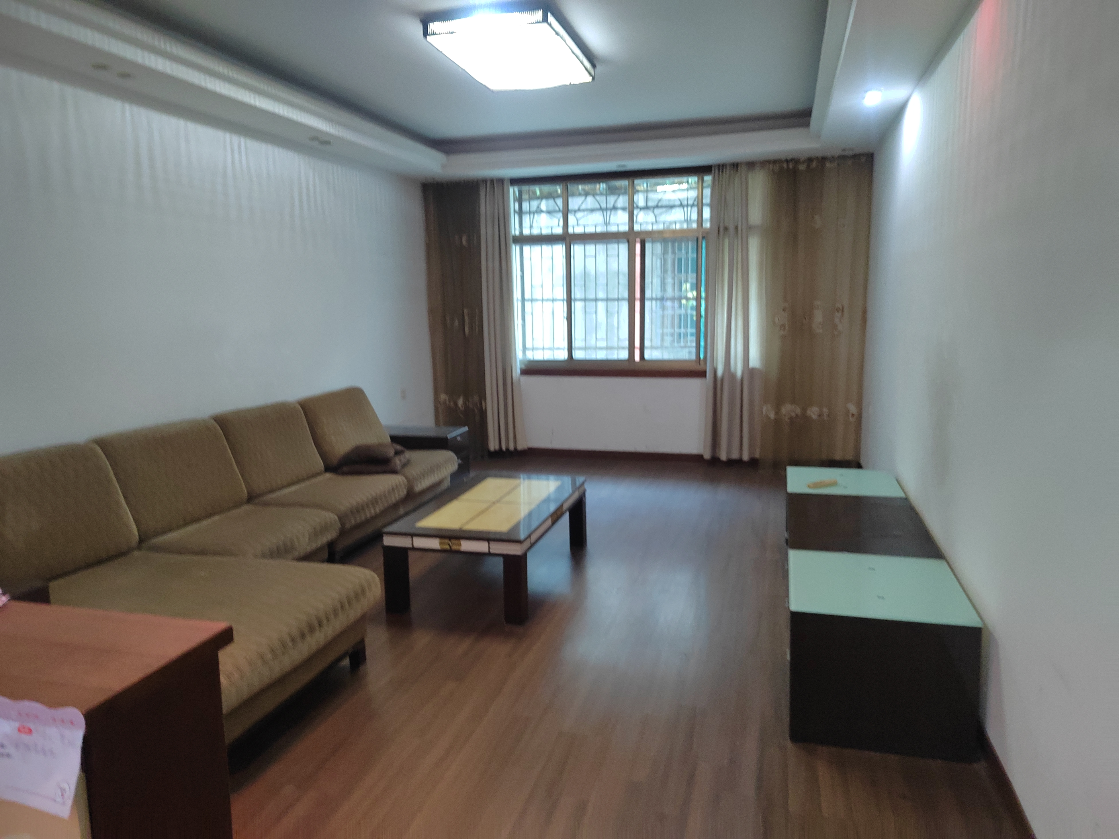 金谷市场  3室1厅1卫   1050.00元/月室内图