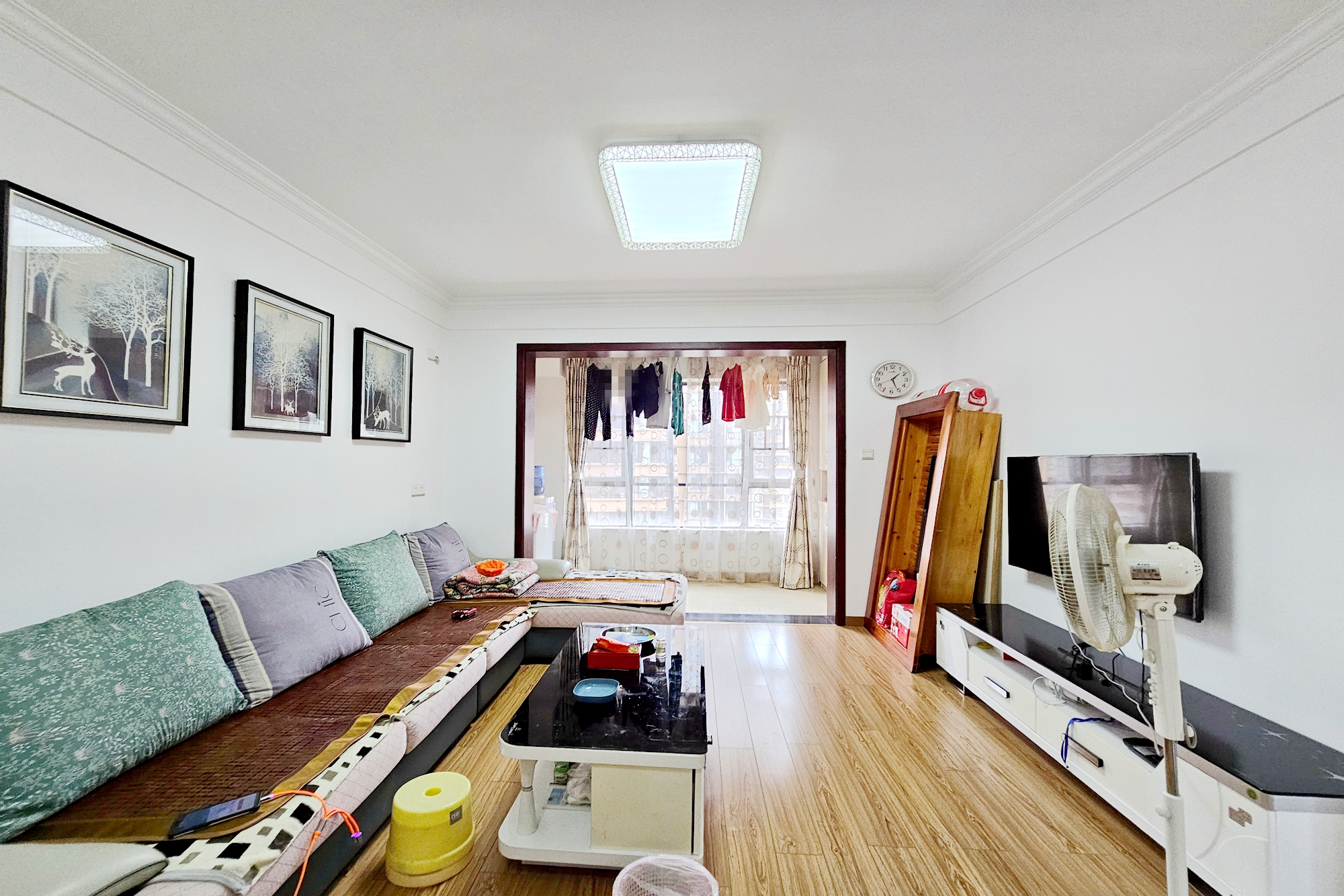 武广美誉 2室2厅1卫 82.0万 武广美誉 2室2厅1卫 82.0万客厅