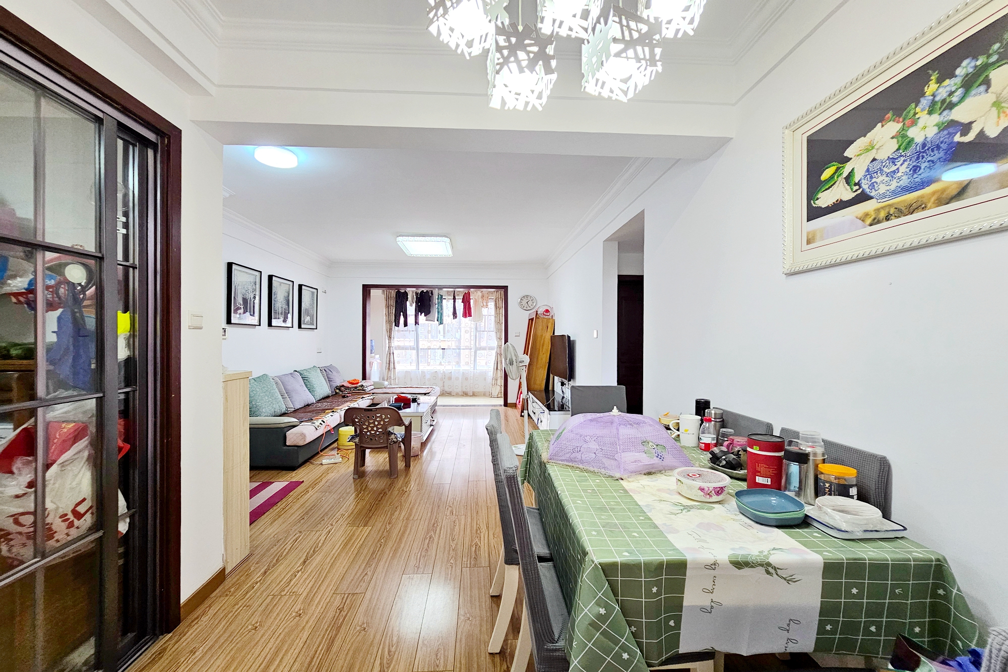 武广美誉 2室2厅1卫 82.0万 武广美誉 2室2厅1卫 82.0万客厅