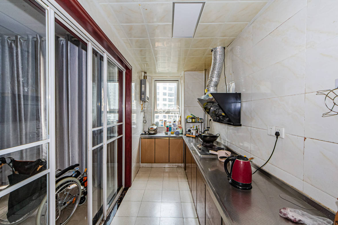 北辰三角洲B2E2区  3室2厅2卫    139.8万 北辰三角洲B2E2区  3室2厅2卫    139.8万厨房