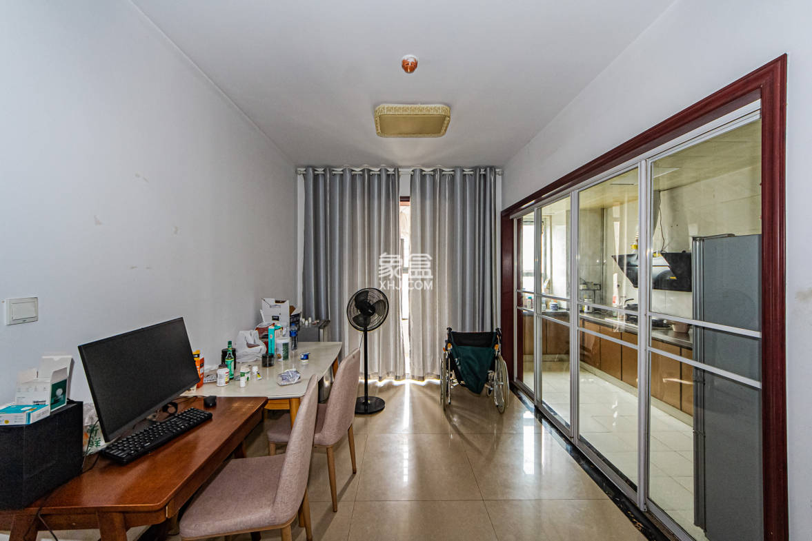 北辰三角洲B2E2区  3室2厅2卫    139.8万 北辰三角洲B2E2区  3室2厅2卫    139.8万客厅