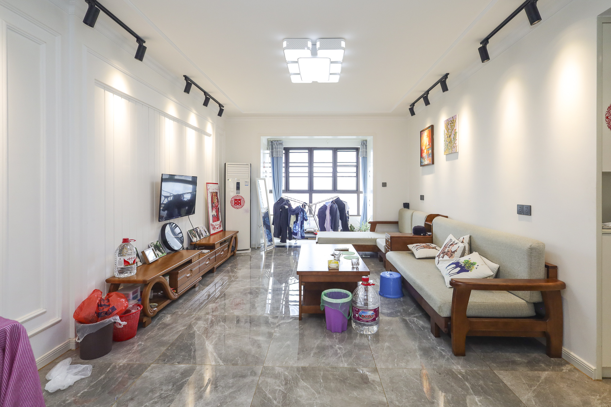 山语城三期 3室2厅2卫 85.0万 山语城三期 3室2厅2卫 85.0万客厅