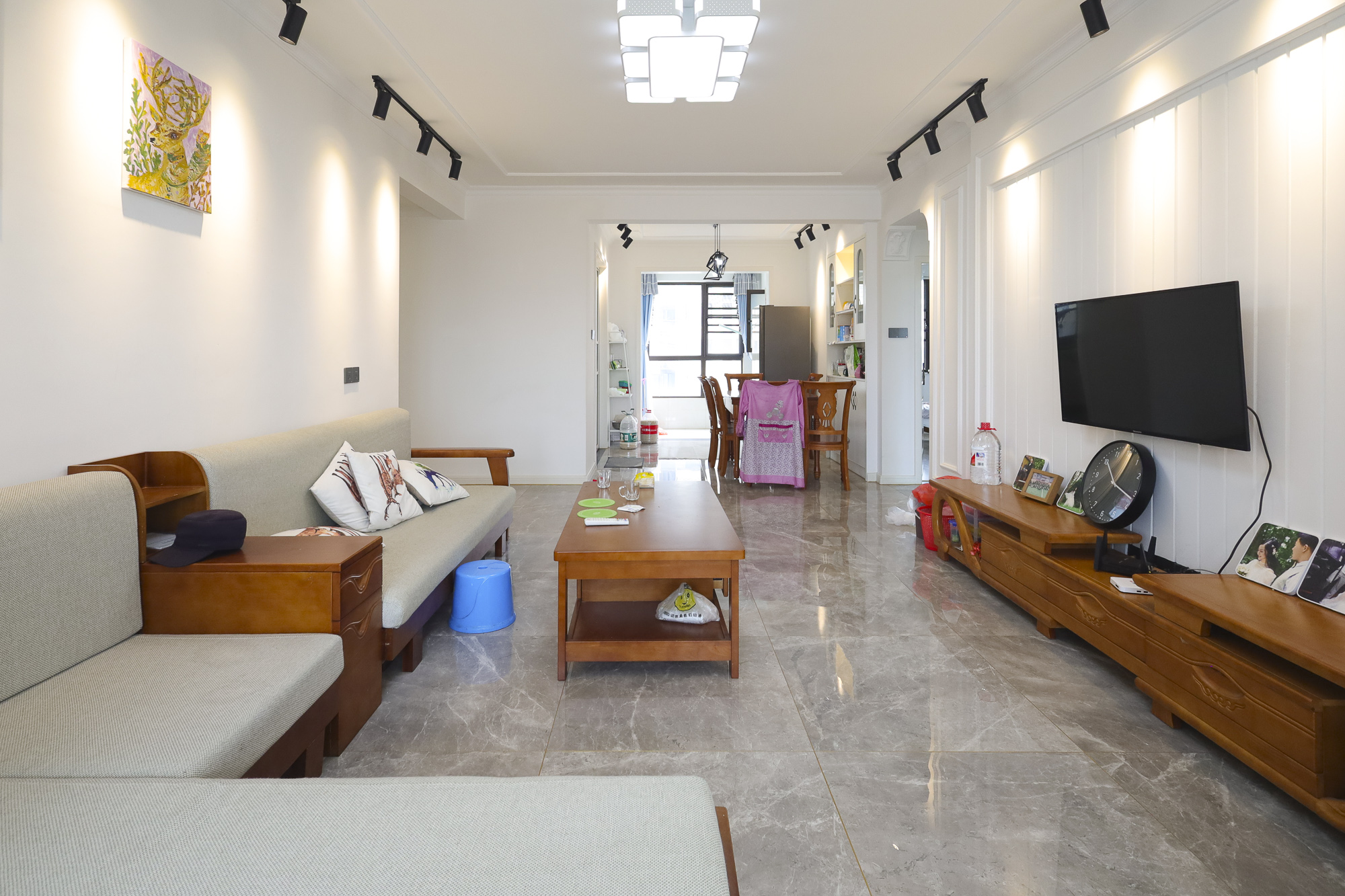 山语城三期 3室2厅2卫 85.0万 山语城三期 3室2厅2卫 85.0万客厅