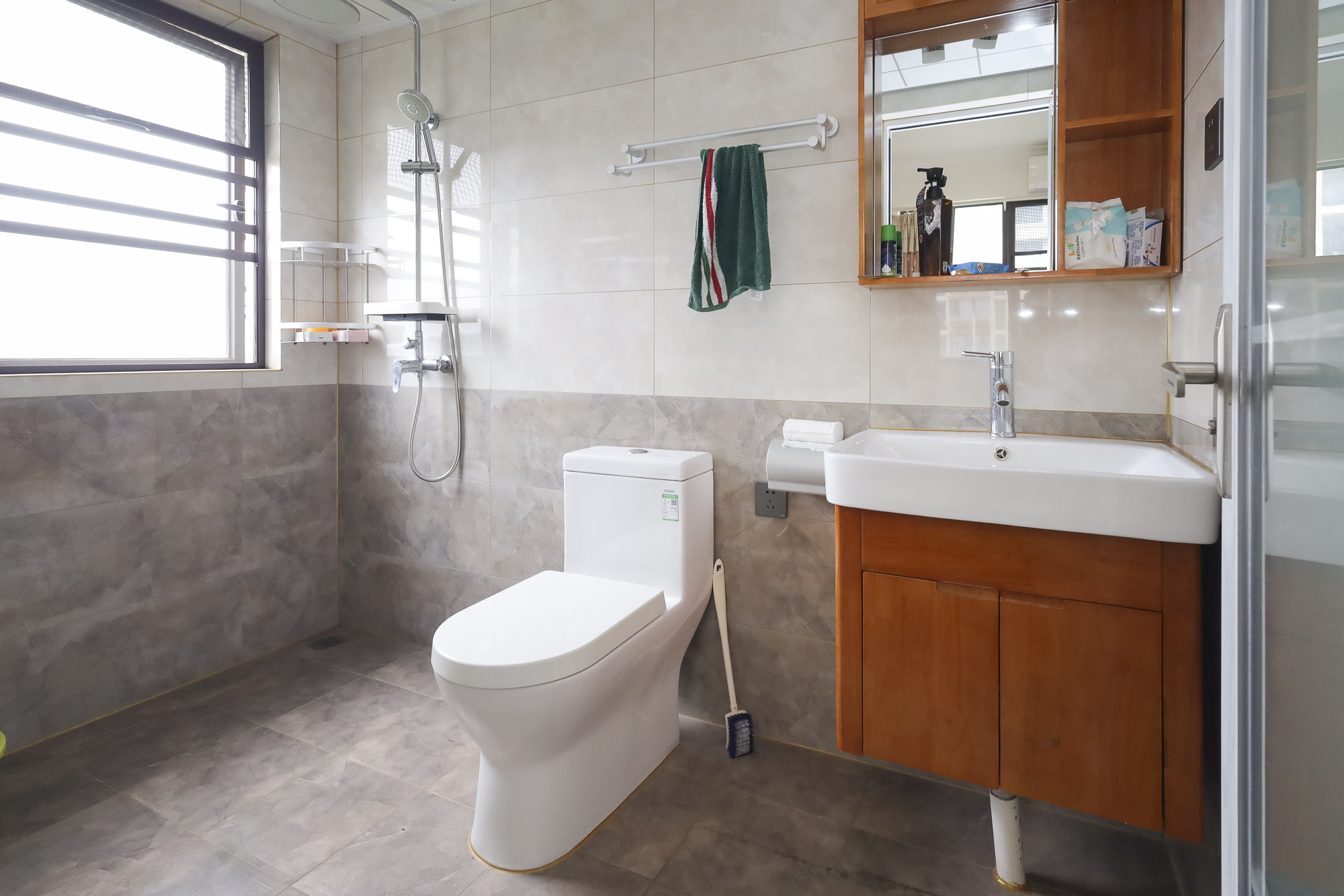 山语城三期 3室2厅2卫 85.0万 山语城三期 3室2厅2卫 85.0万卫生间