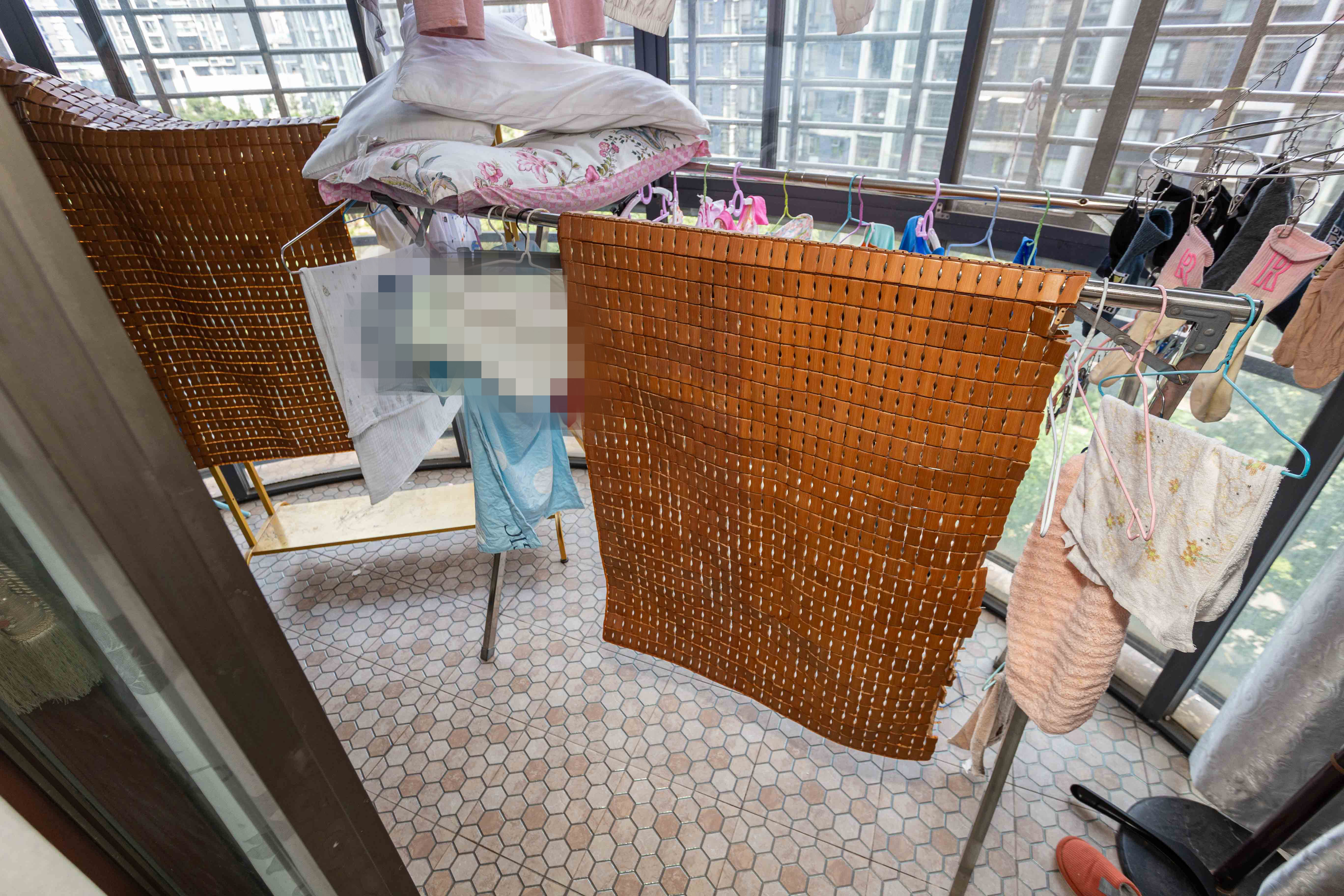 双盈卧龙湾  4室2厅2卫   100.00万阳台
