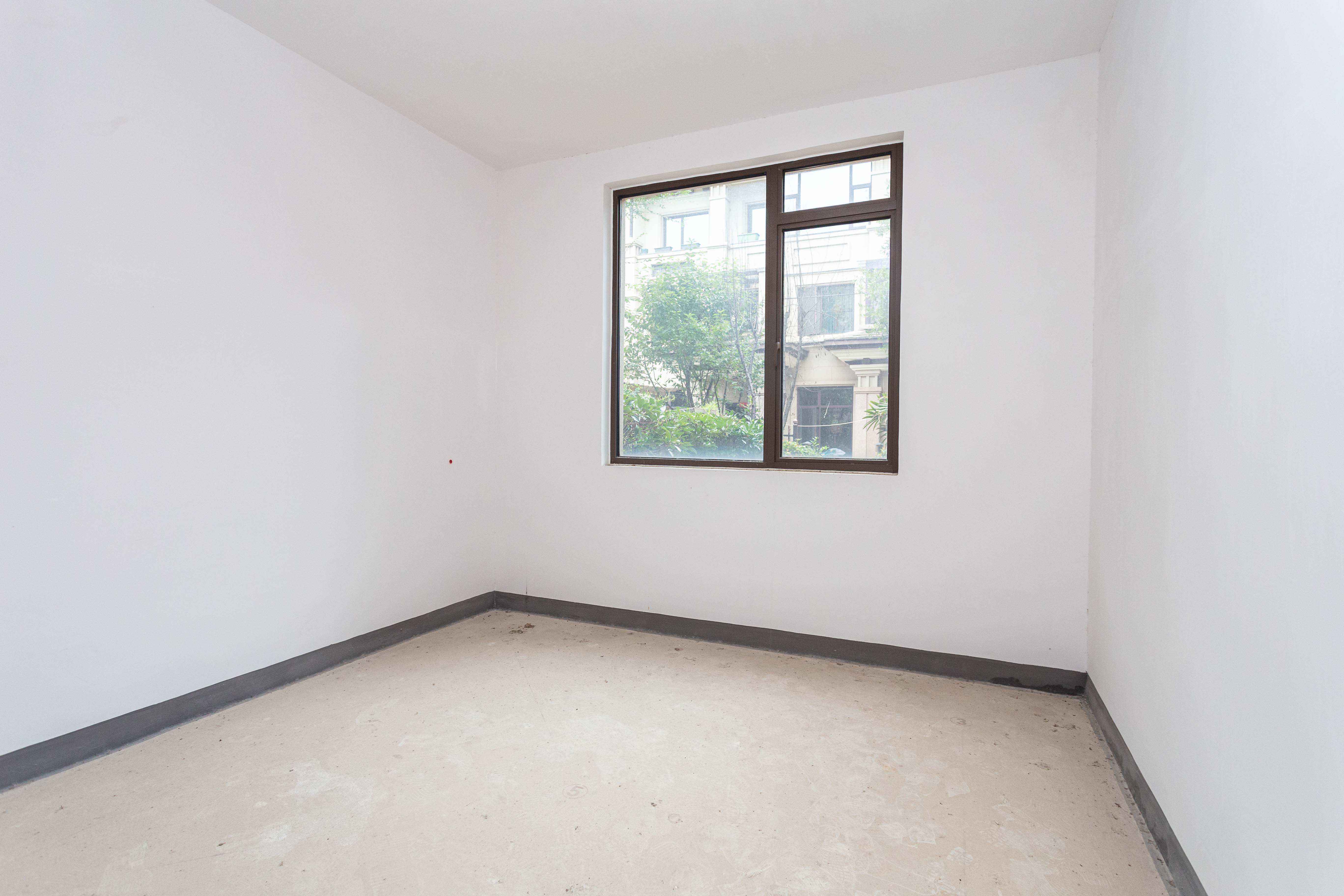 龙湖湘风原著(龙湖湘风星城)  5室2厅3卫    480.0万 龙湖湘风原著(龙湖湘风星城)  5室2厅3卫    480.0万卧室