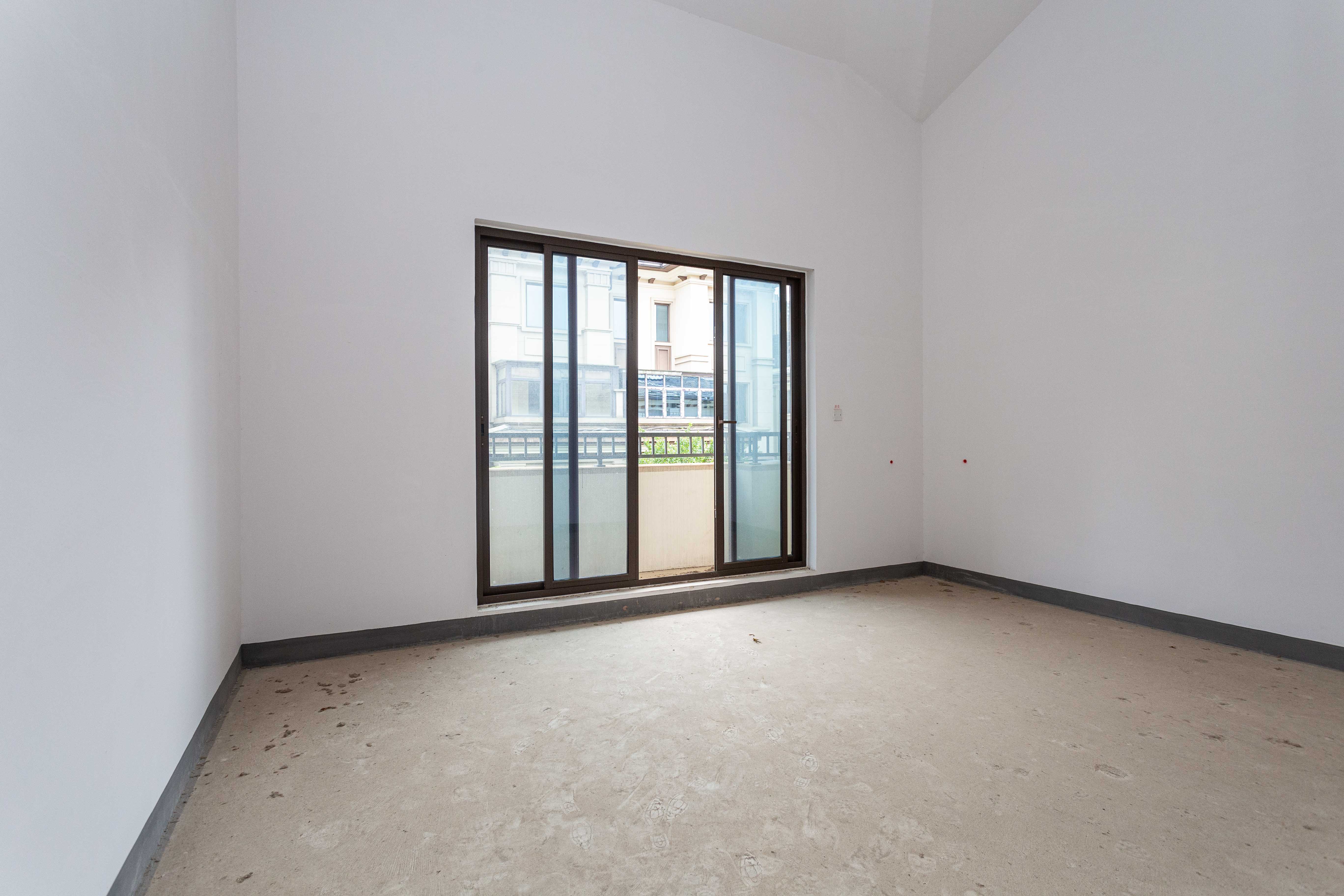 龙湖湘风原著(龙湖湘风星城)  5室2厅3卫    480.0万 龙湖湘风原著(龙湖湘风星城)  5室2厅3卫    480.0万卧室