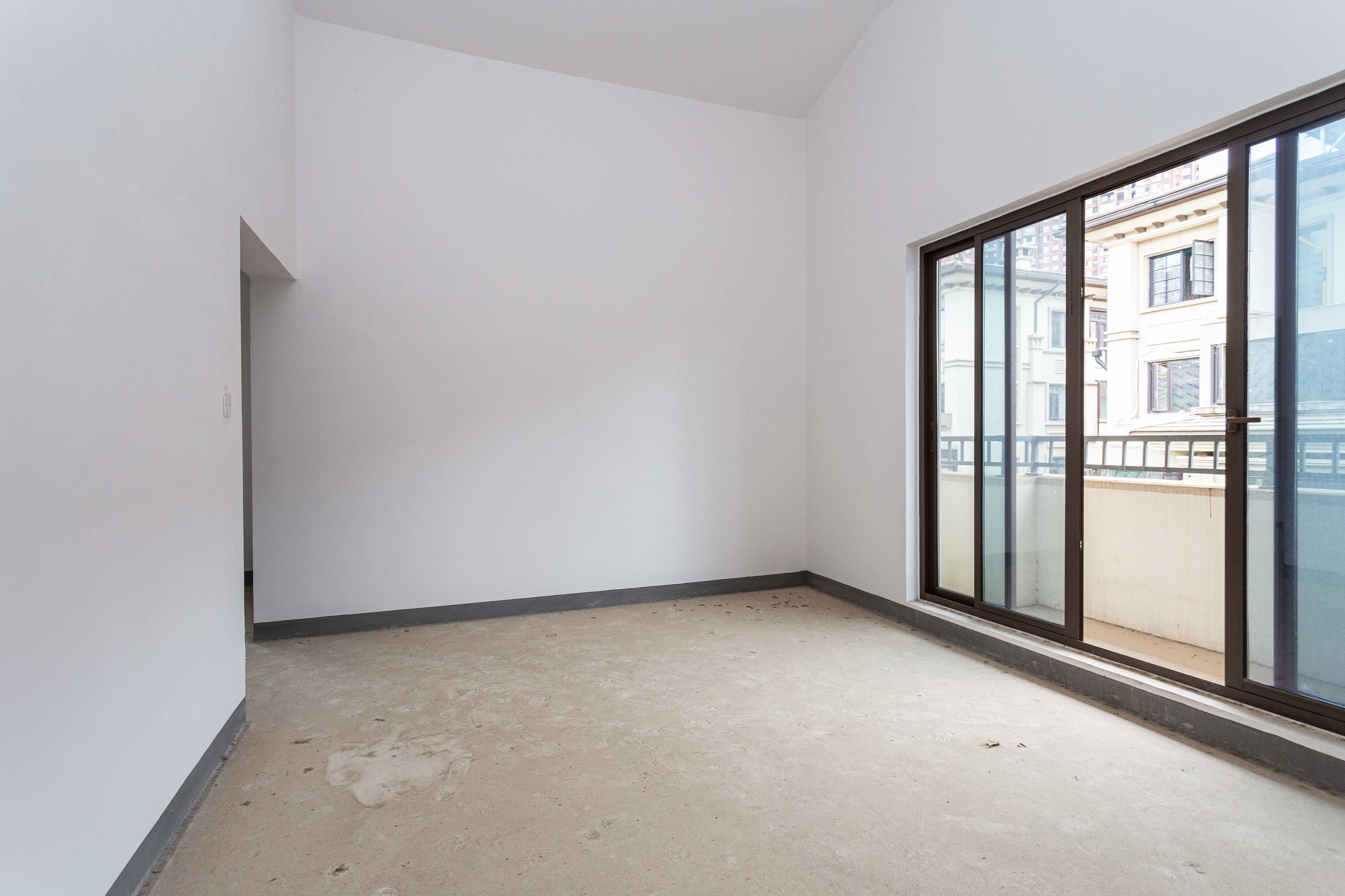 龙湖湘风原著(龙湖湘风星城)  5室2厅3卫    480.0万 龙湖湘风原著(龙湖湘风星城)  5室2厅3卫    480.0万卧室