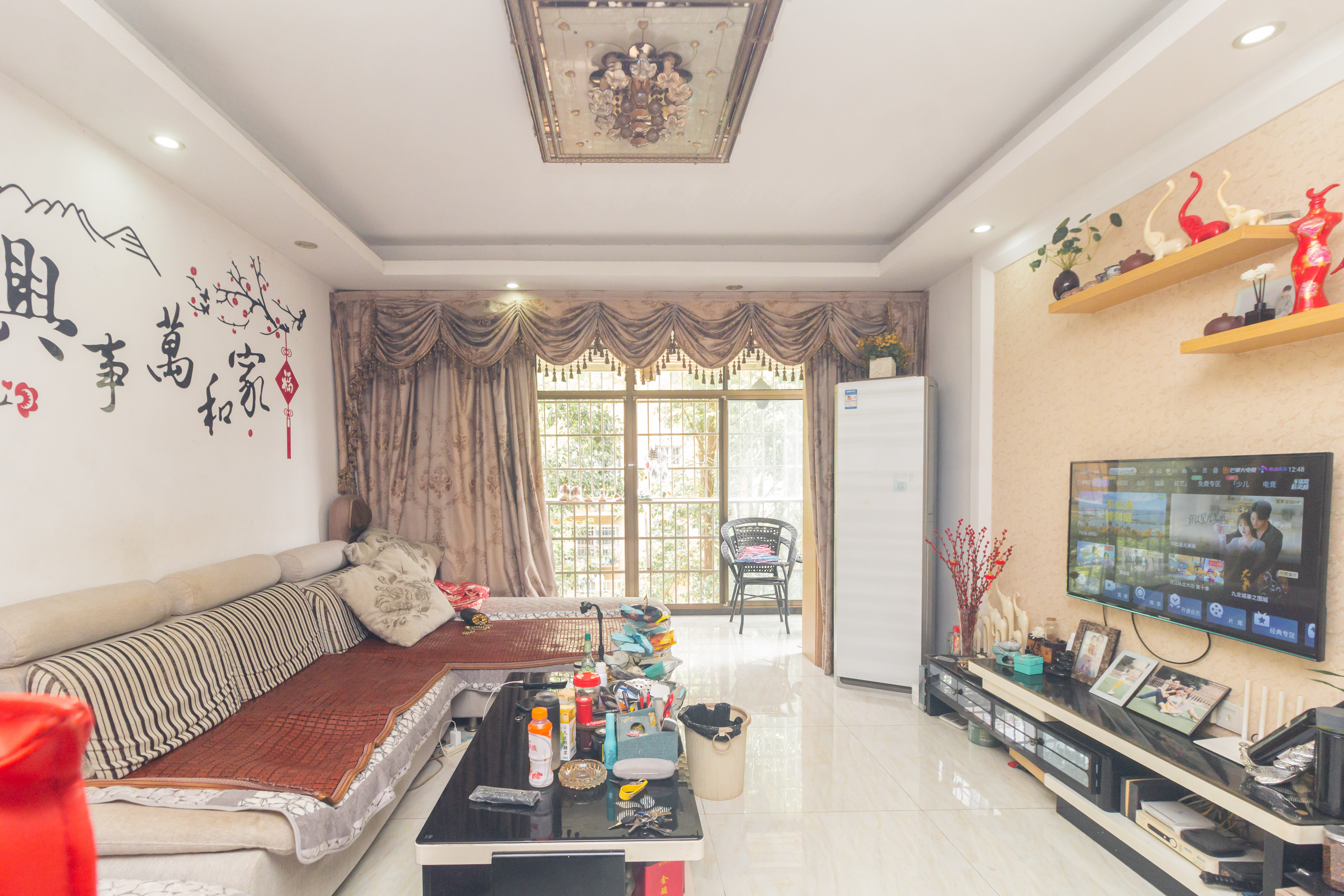 东岸锦城(东方人家) 3室2厅2卫 55.00万 东岸锦城(东方人家) 3室2厅2卫 55.00万客厅