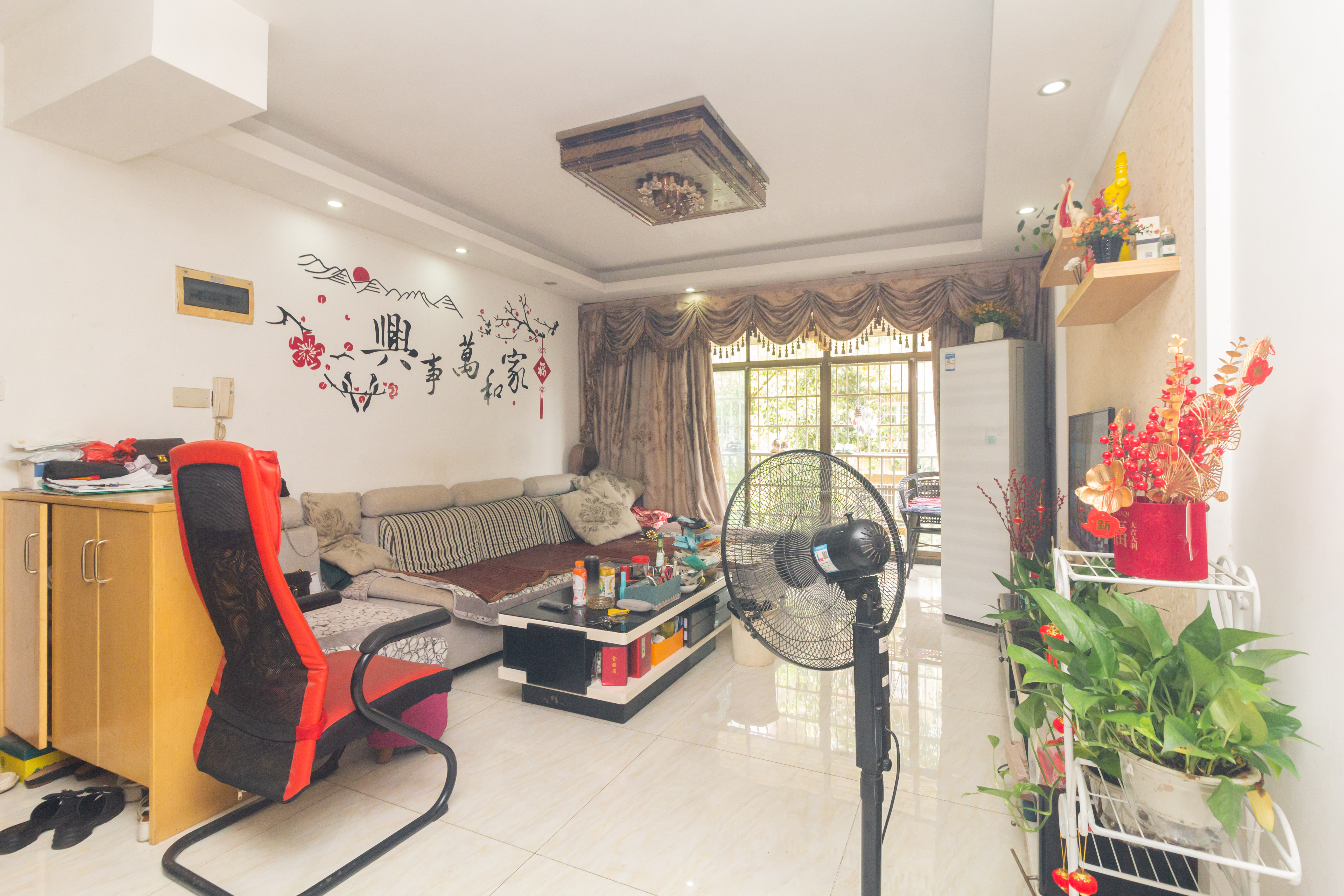 东岸锦城(东方人家) 3室2厅2卫 55.00万 东岸锦城(东方人家) 3室2厅2卫 55.00万客厅