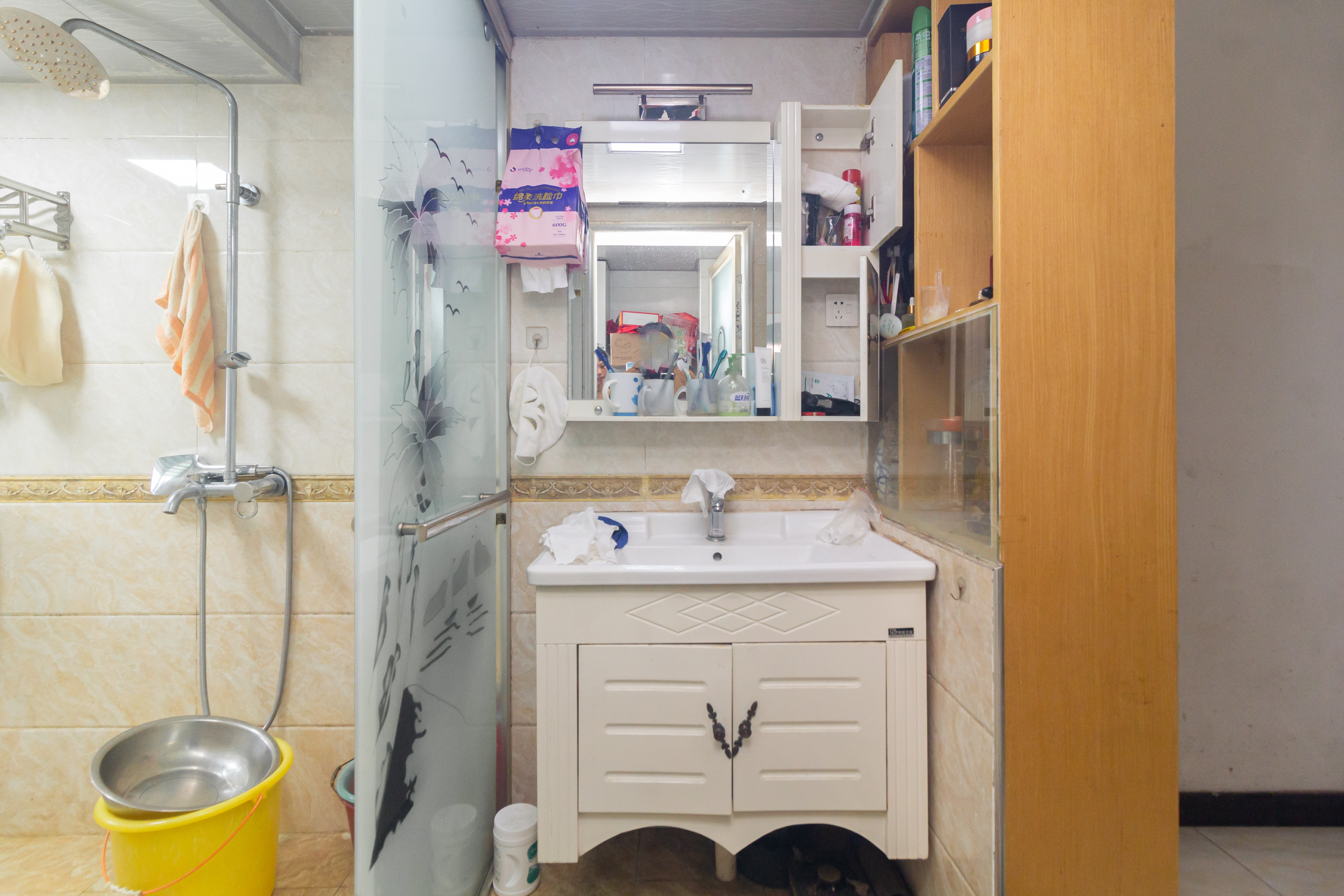 东岸锦城(东方人家) 3室2厅2卫 55.00万 东岸锦城(东方人家) 3室2厅2卫 55.00万卫生间