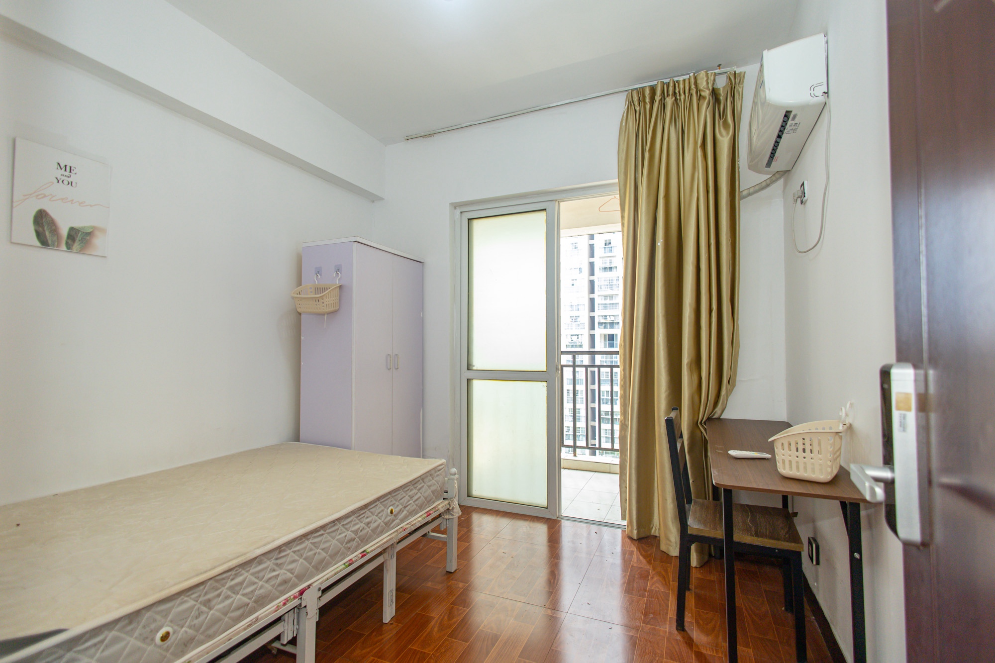 紫晶城 4室2厅2卫 68.80万 紫晶城 4室2厅2卫 68.80万卧室