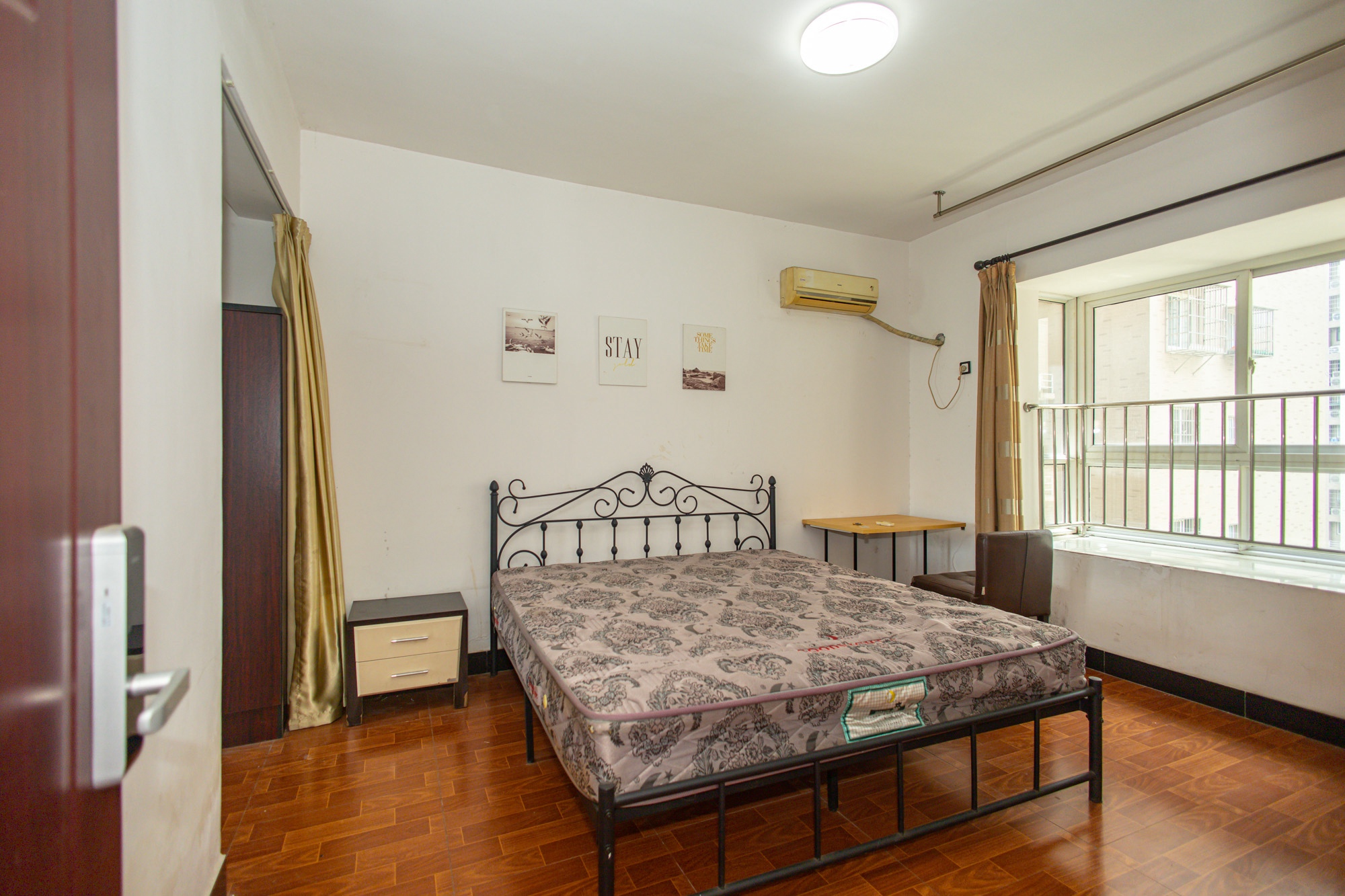 紫晶城 4室2厅2卫 68.80万 紫晶城 4室2厅2卫 68.80万卧室