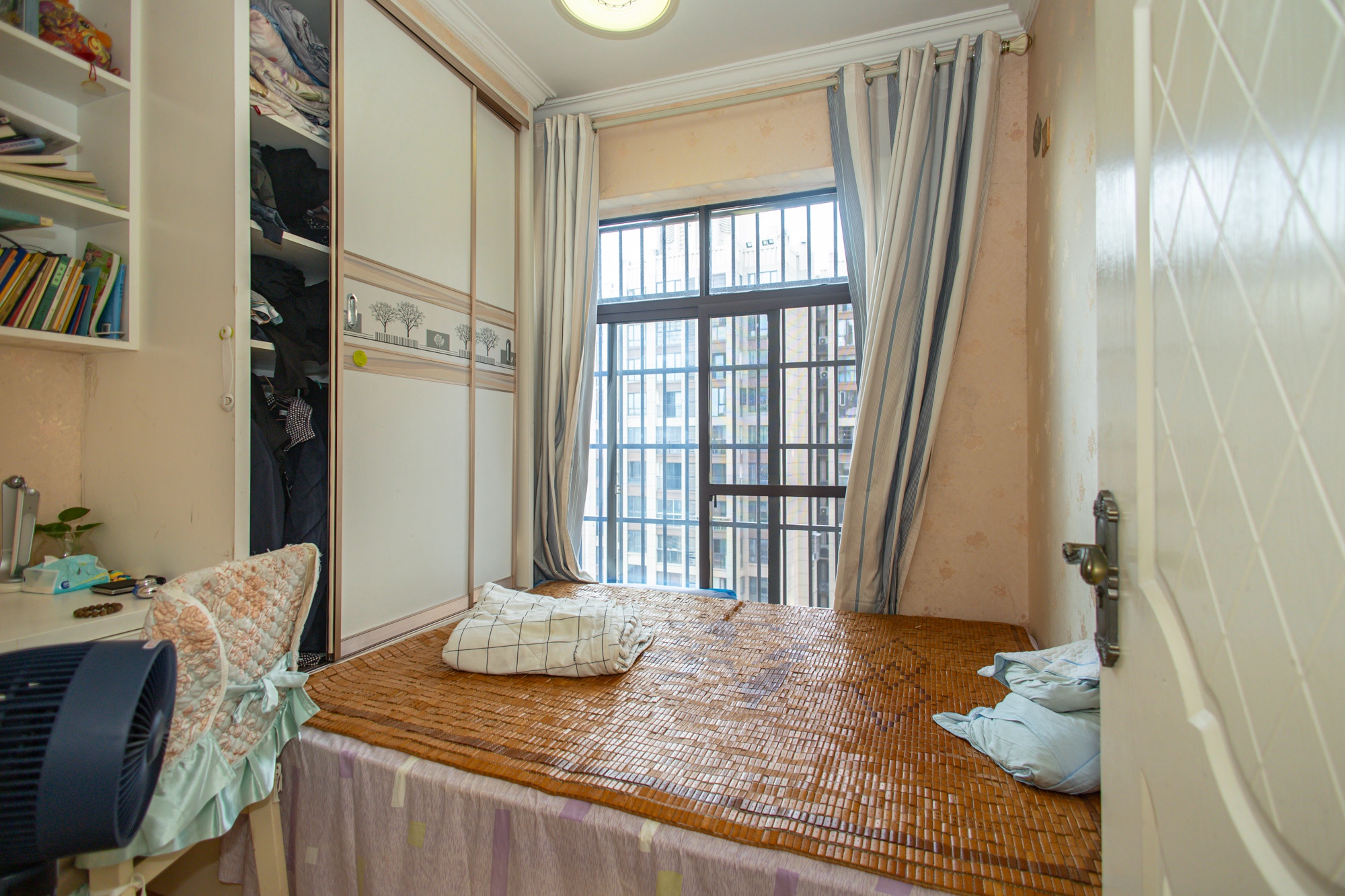 国泰九龙湾 4室2厅1卫 107.0万 国泰九龙湾 4室2厅1卫 107.0万卧室