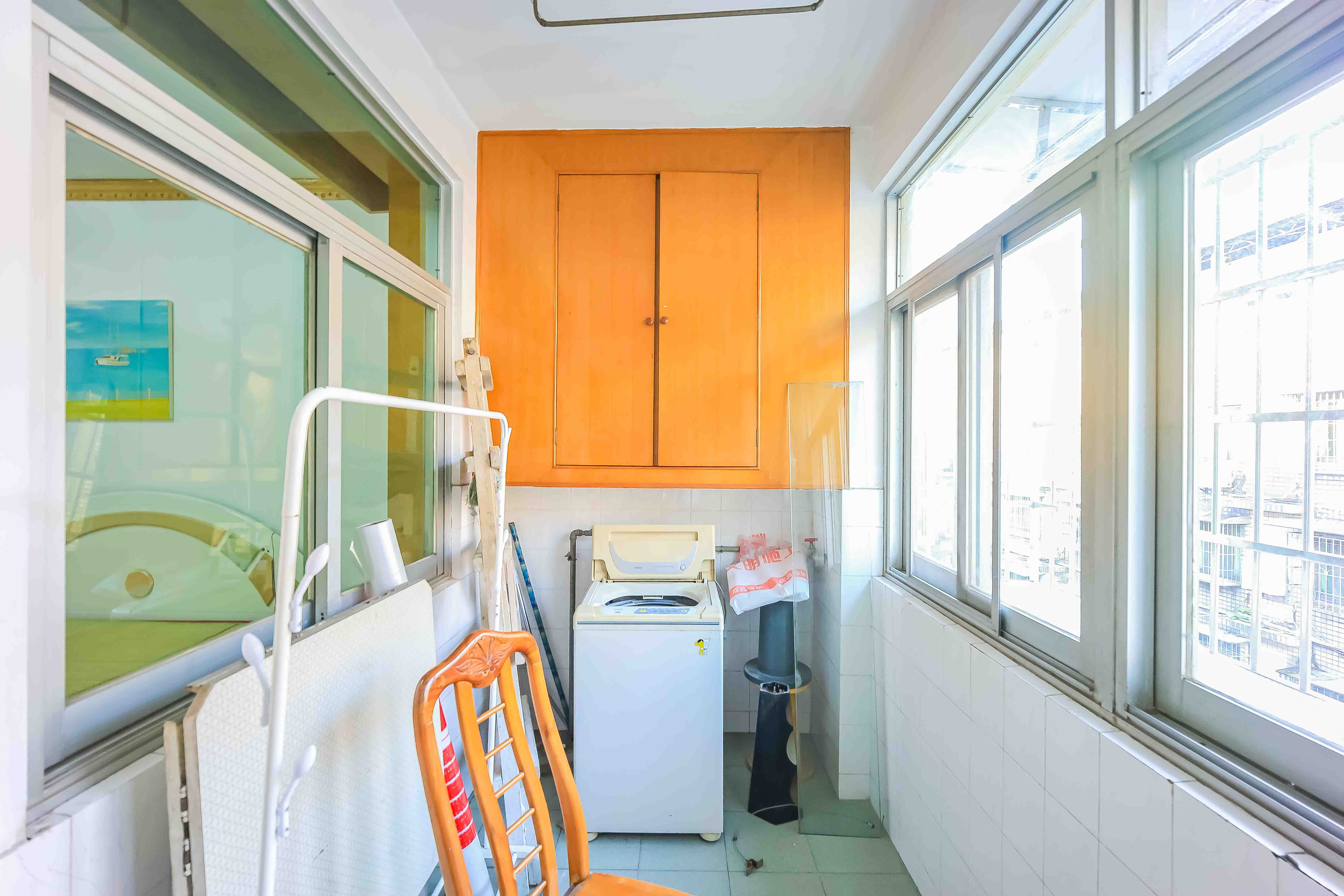 轻化公司宿舍向东南6号（产权南湖路46号）  2室2厅1卫   48.30万阳台