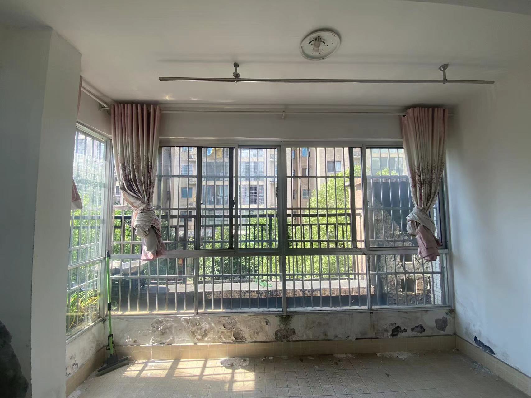 百江花园  2室2厅1卫    29.8万 百江花园  2室2厅1卫    29.8万室内图