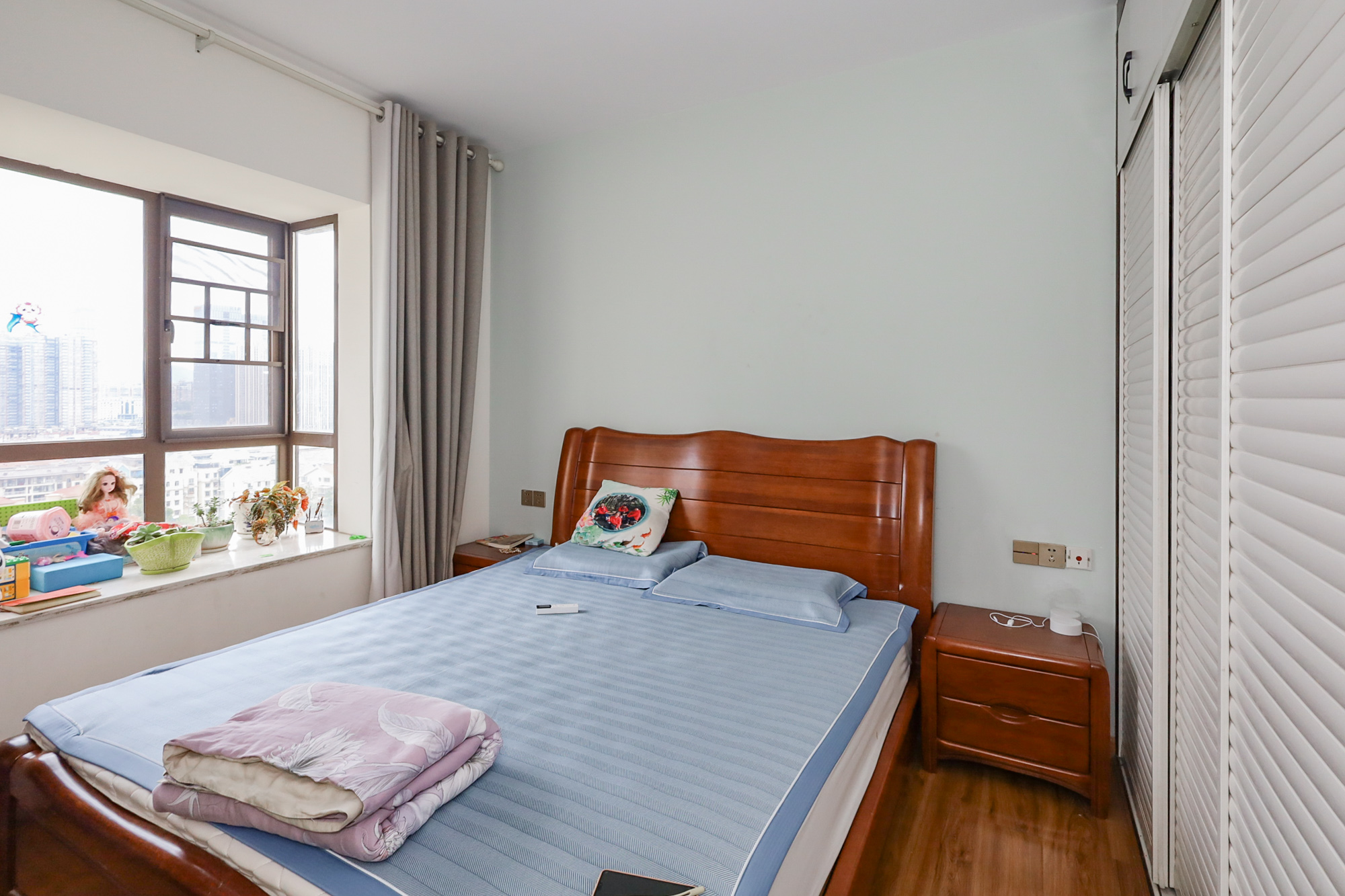 芙蓉别墅山庄（嘉湘华庭）  3室2厅1卫    135.0万卧室