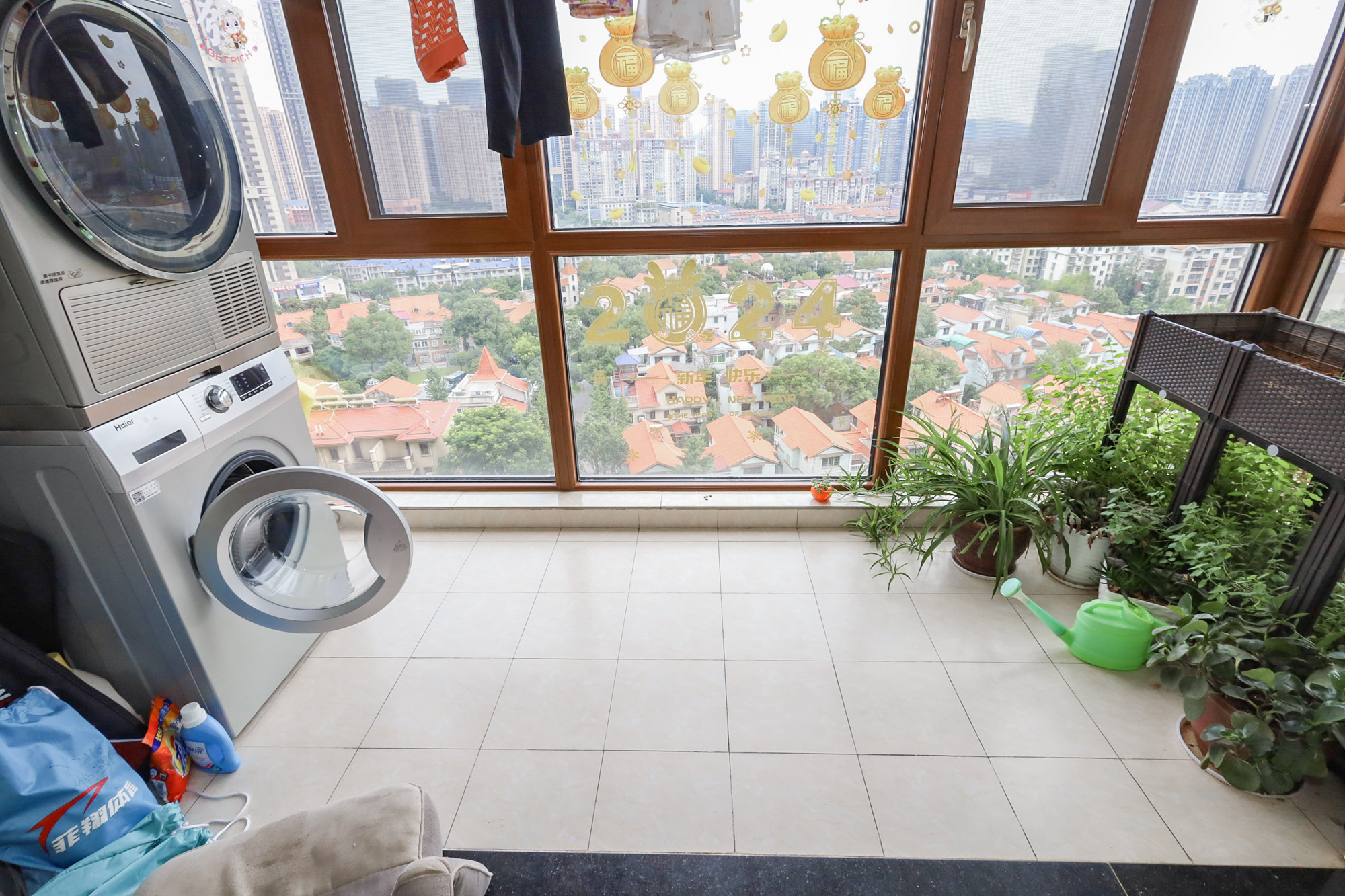 芙蓉别墅山庄（嘉湘华庭）  3室2厅1卫    135.0万阳台