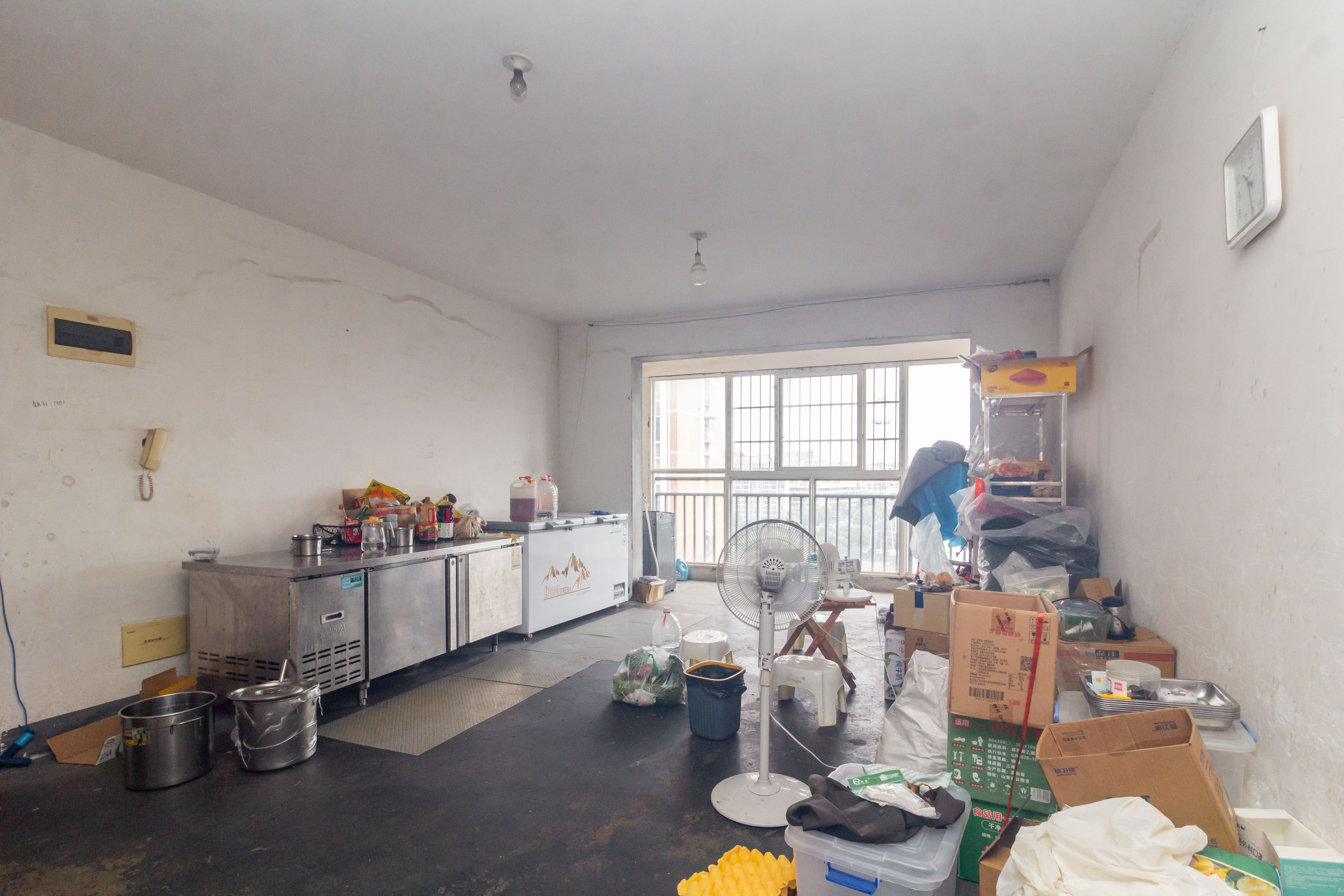 嘉盛和园  3室2厅2卫   100.00万客厅