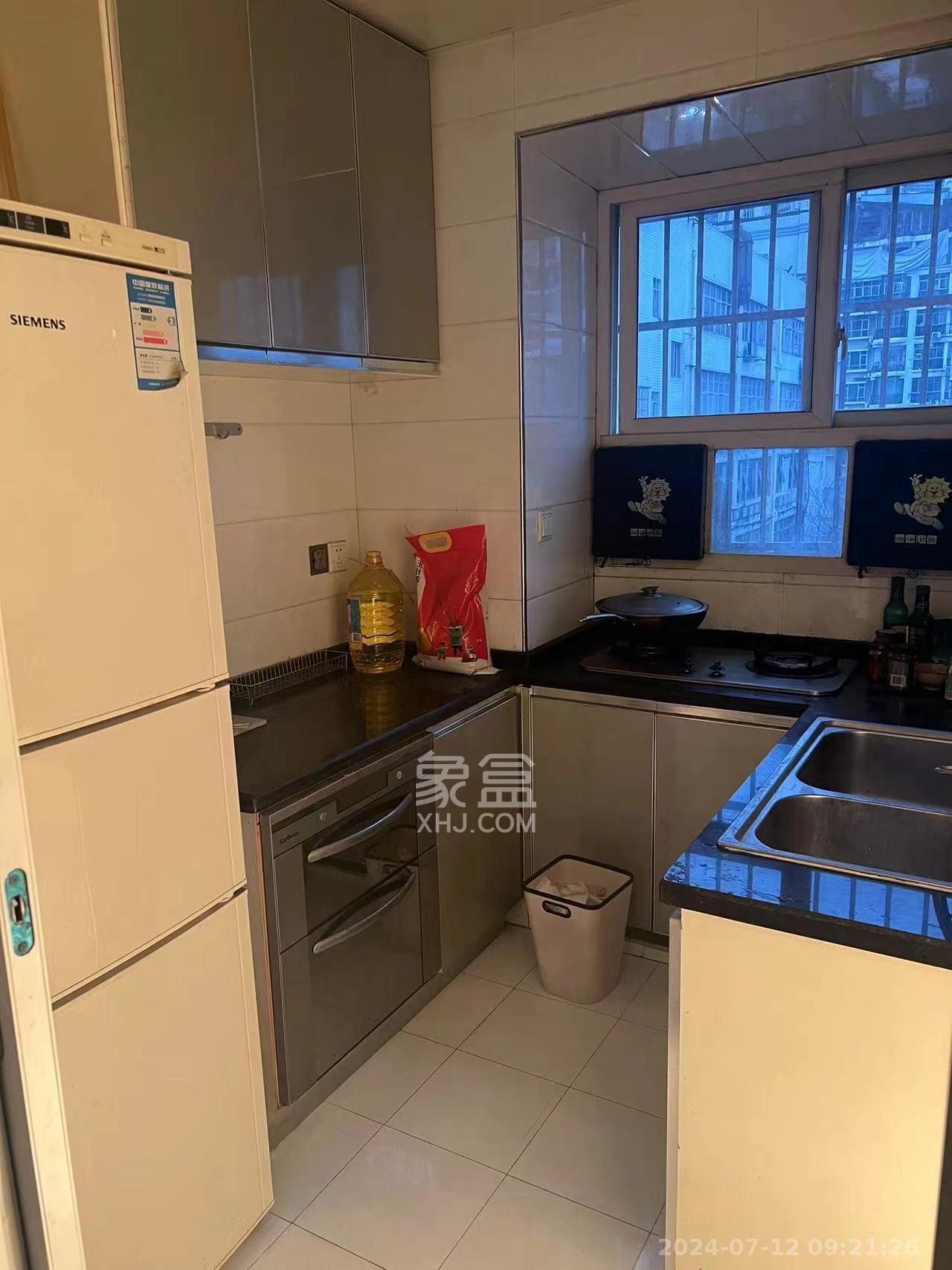 港务局宿舍(鸿图公寓) 1室1厅1卫 1600.0元/月 港务局宿舍(鸿图公寓) 1室1厅1卫 1600.0元/月室内图