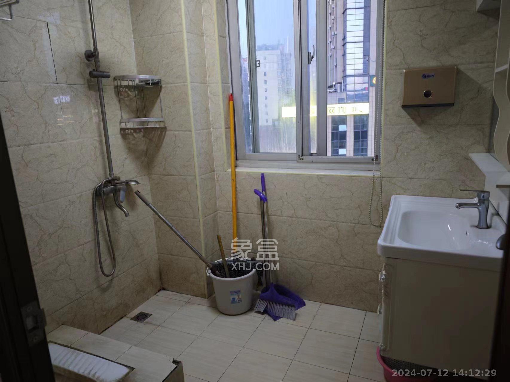 华雅花园  3室2厅2卫   3500.00元/月室内图