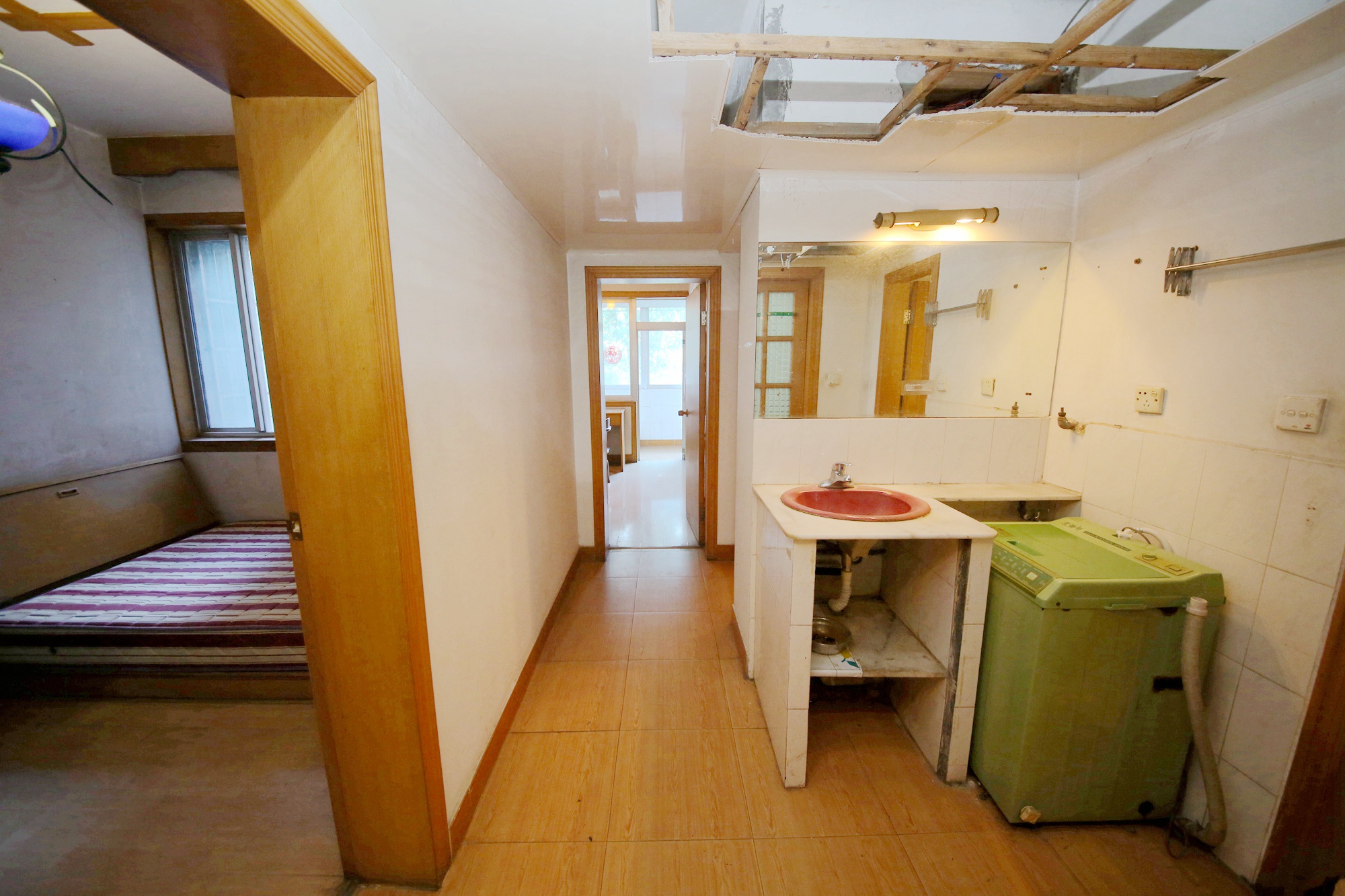 安全厅宿舍阳光小区（湘湖渔场阳光小区)  3室2厅1卫   85.00万卫生间