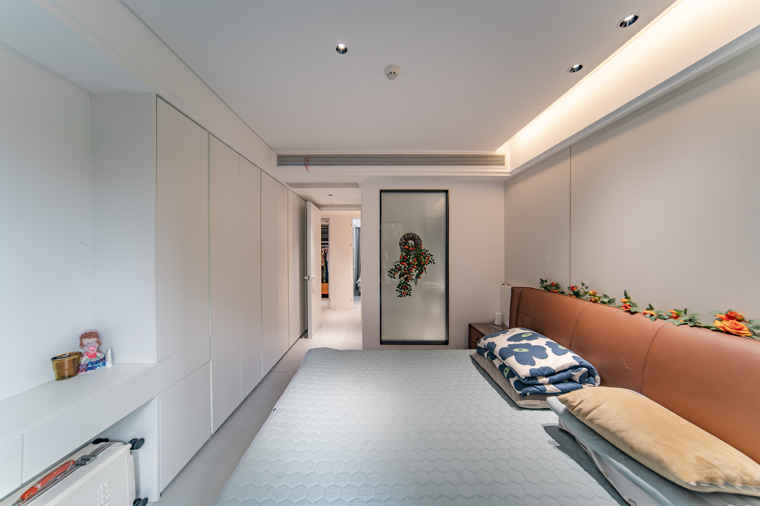 建发央著  4室2厅2卫   247.50万卧室