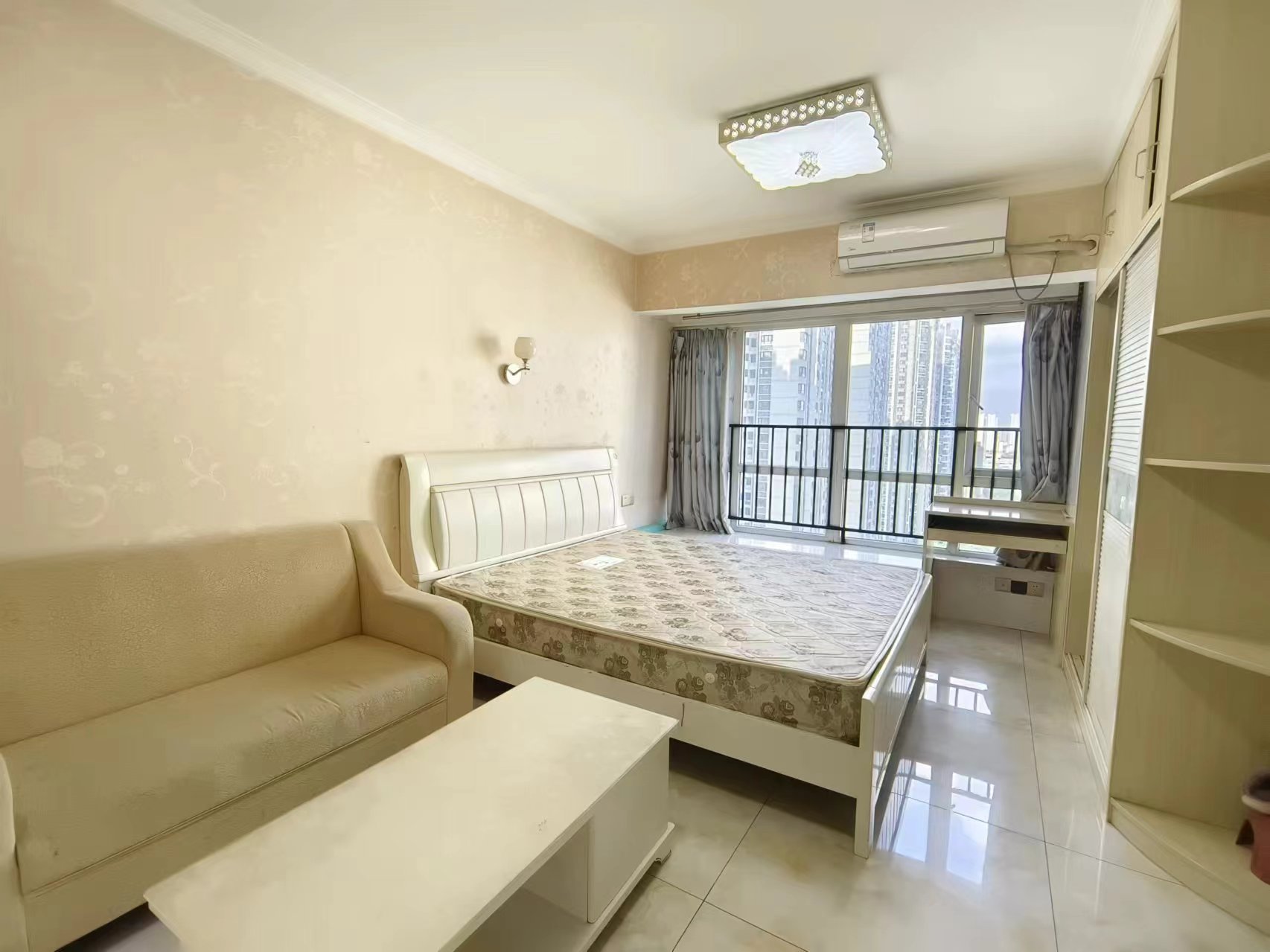 美的城三期  1室1厅1卫    17.8万 美的城三期  1室1厅1卫    17.8万