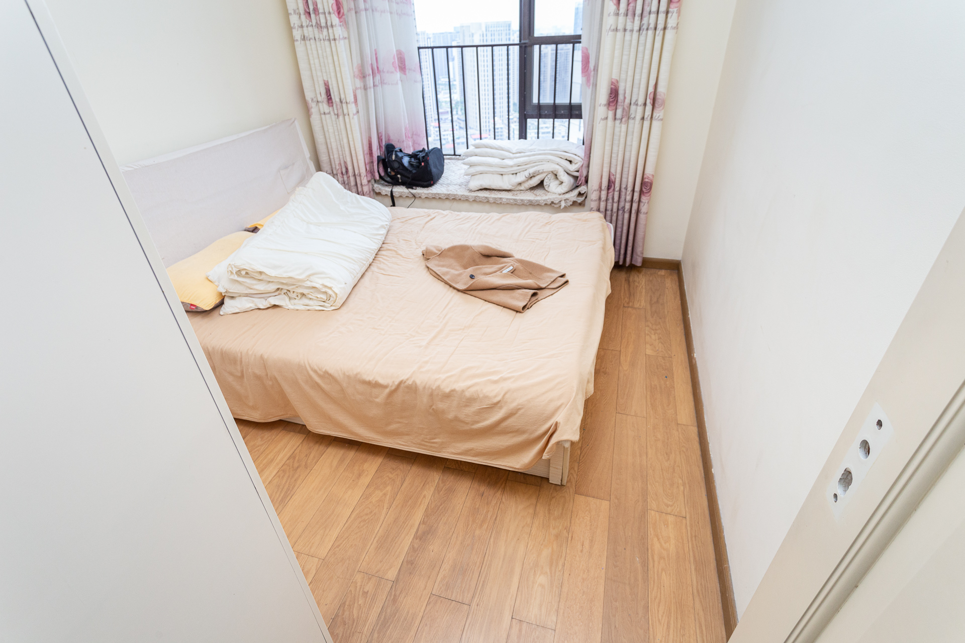 时代倾城一期 3室2厅1卫 89.0万 时代倾城一期 3室2厅1卫 89.0万卧室