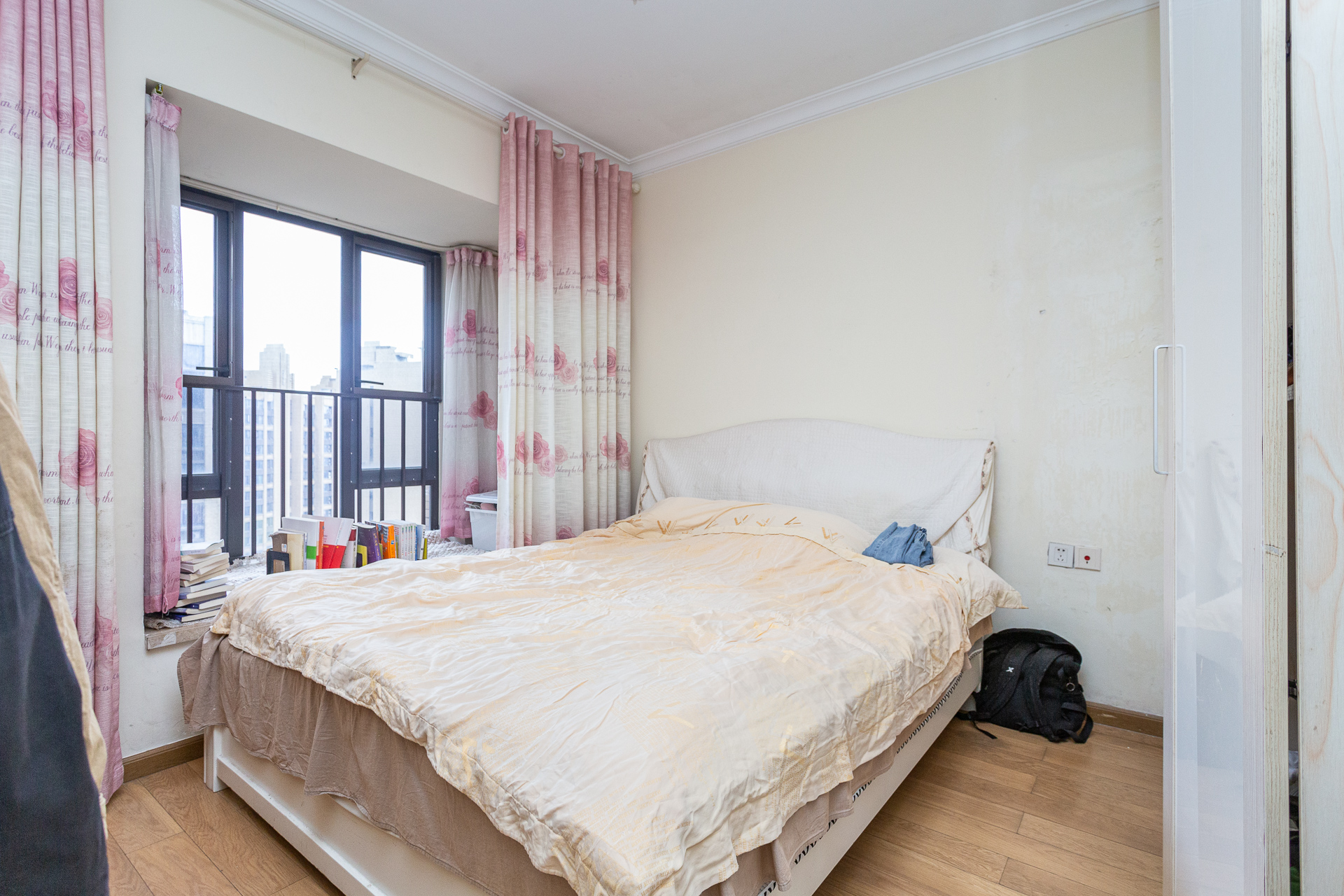 时代倾城一期 3室2厅1卫 89.0万 时代倾城一期 3室2厅1卫 89.0万卧室