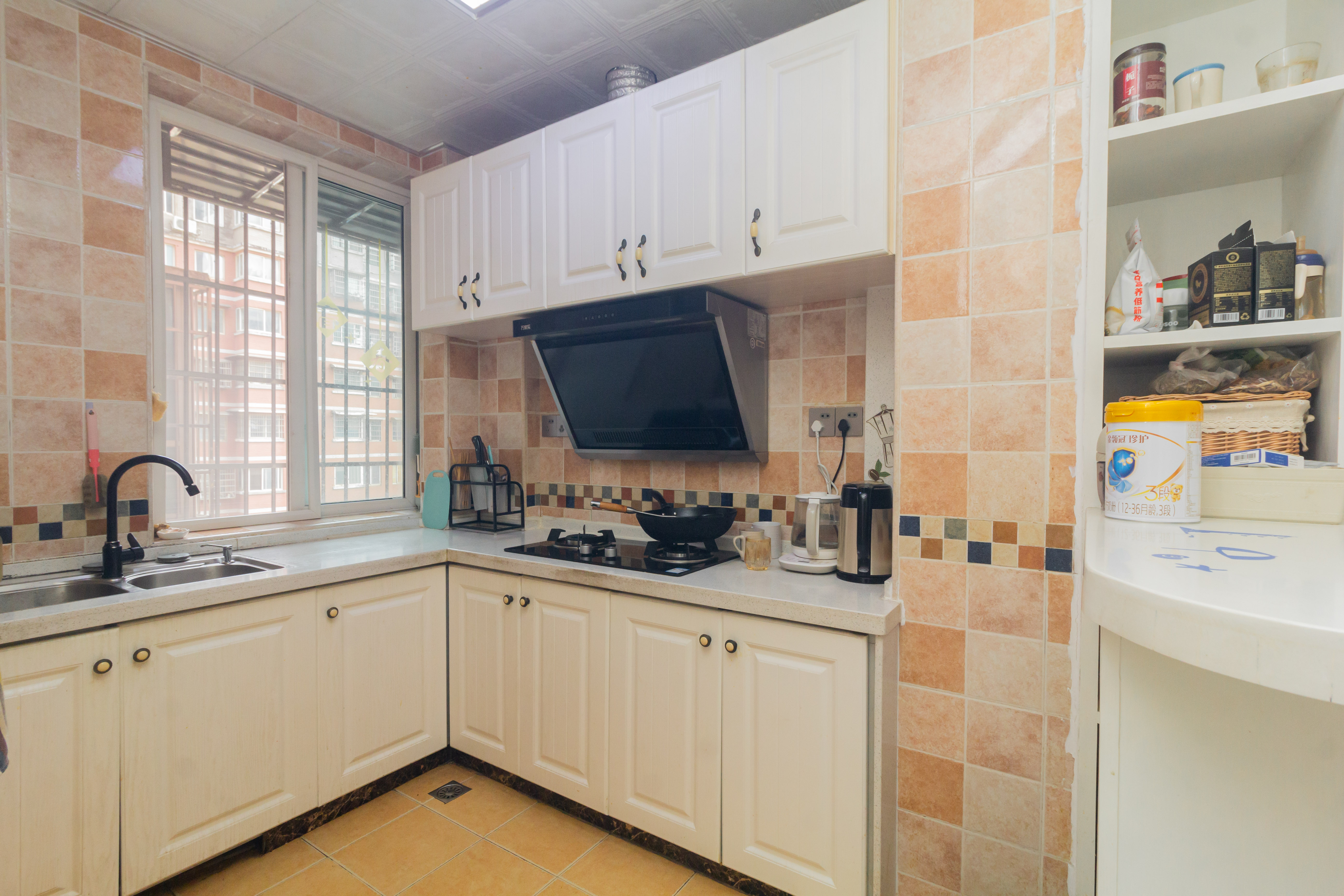 东城名苑  3室2厅2卫    83.28万厨房