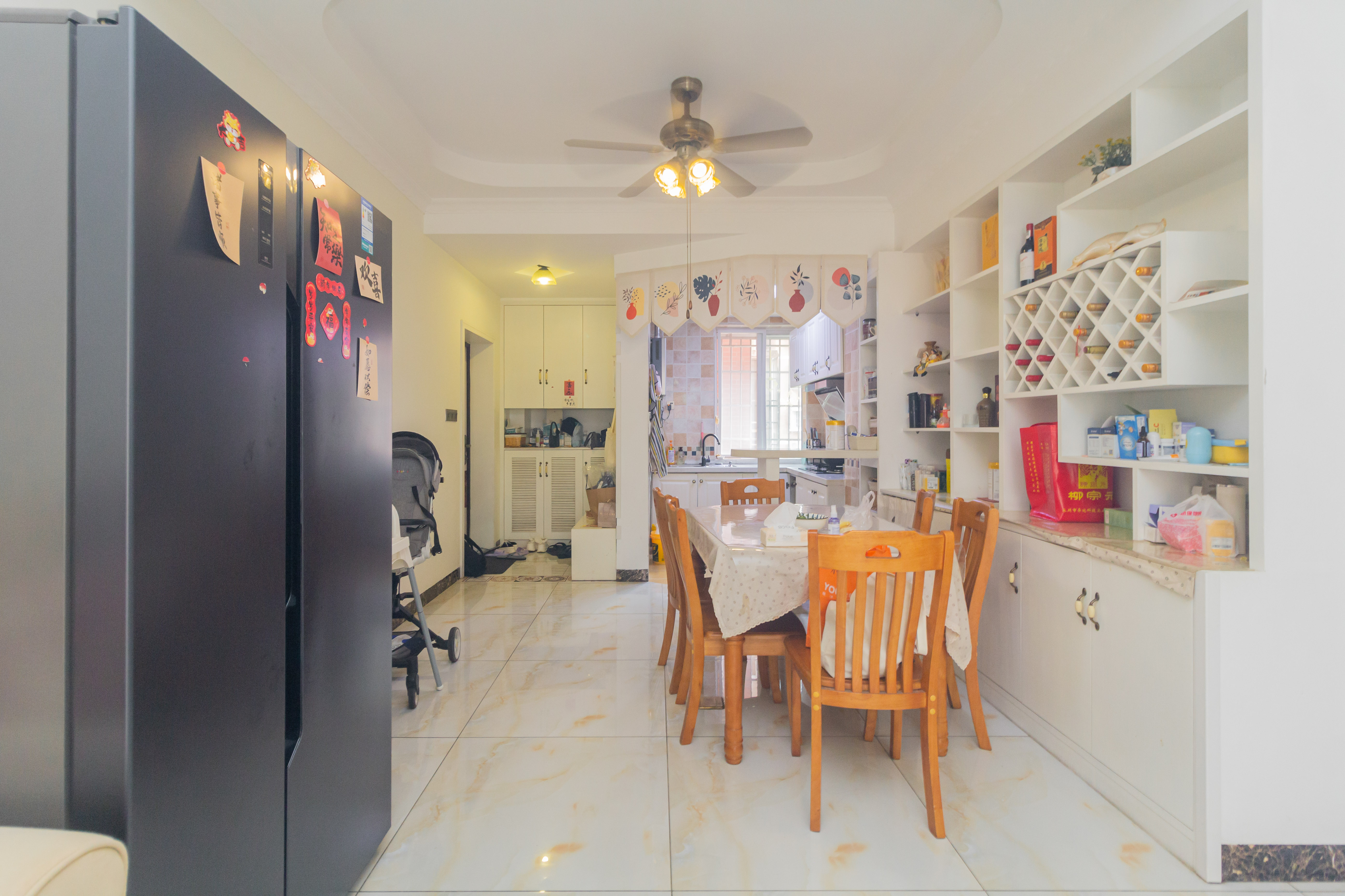 东城名苑  3室2厅2卫    83.28万客厅