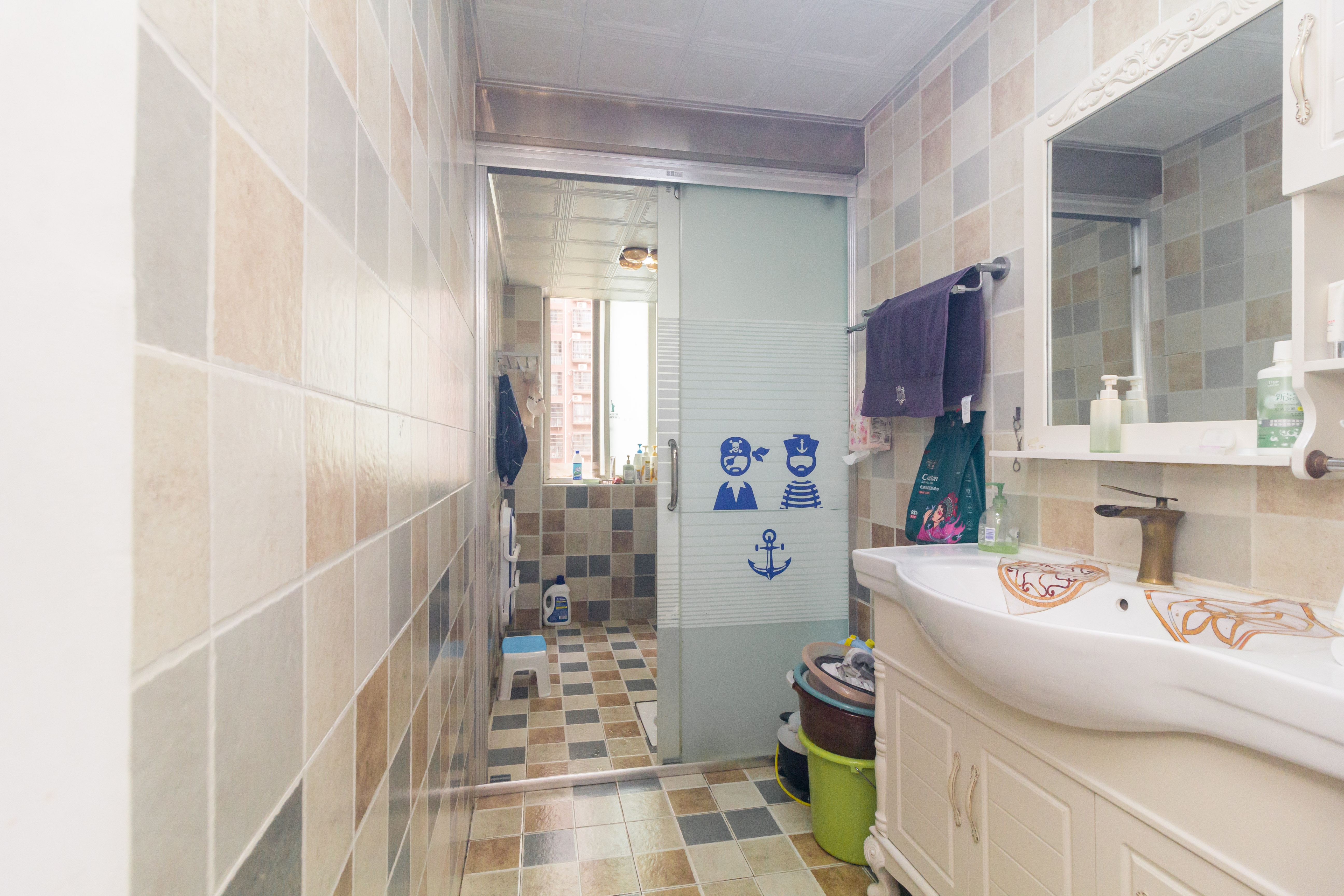 东城名苑  3室2厅2卫    83.28万卫生间