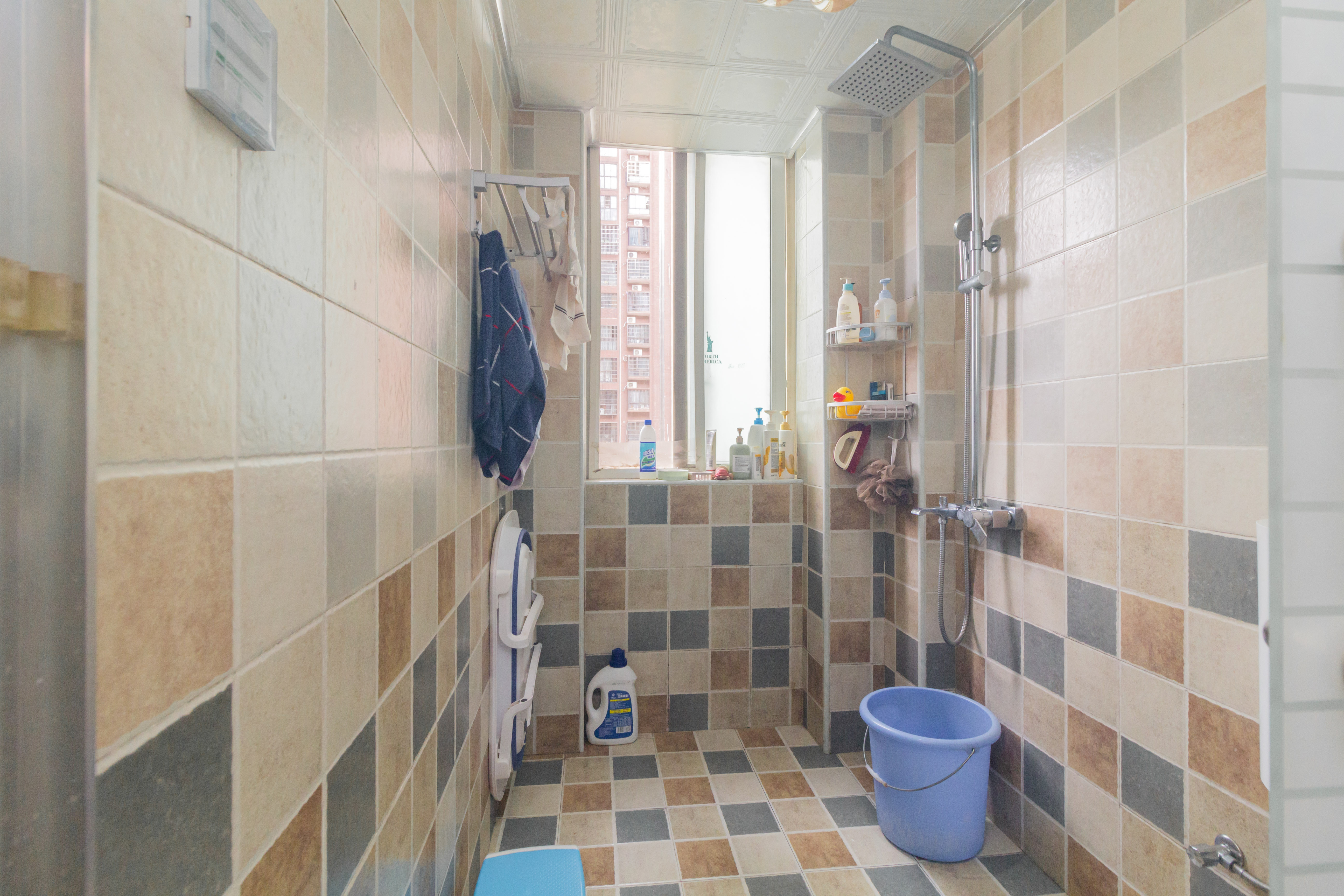 东城名苑  3室2厅2卫    83.28万卫生间