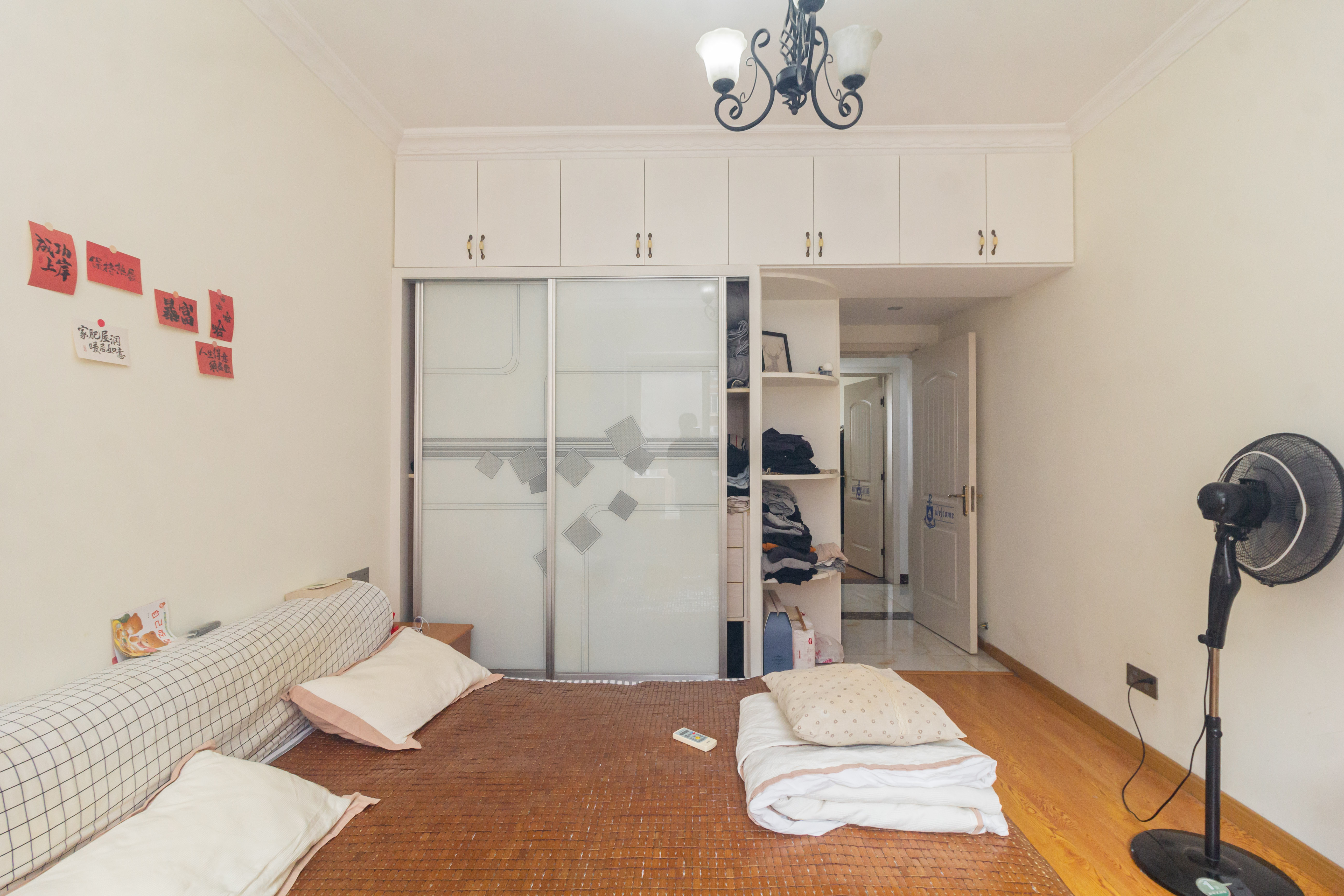 东城名苑  3室2厅2卫    83.28万卧室