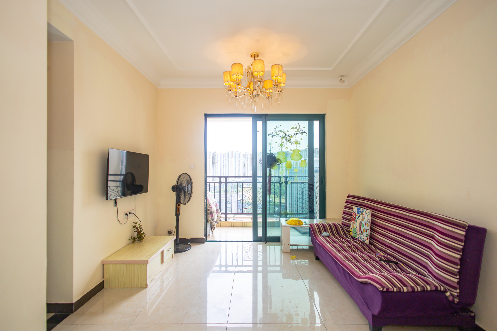 恒大翡翠华庭  2室1厅1卫    58.0万 恒大翡翠华庭  2室1厅1卫    58.0万客厅