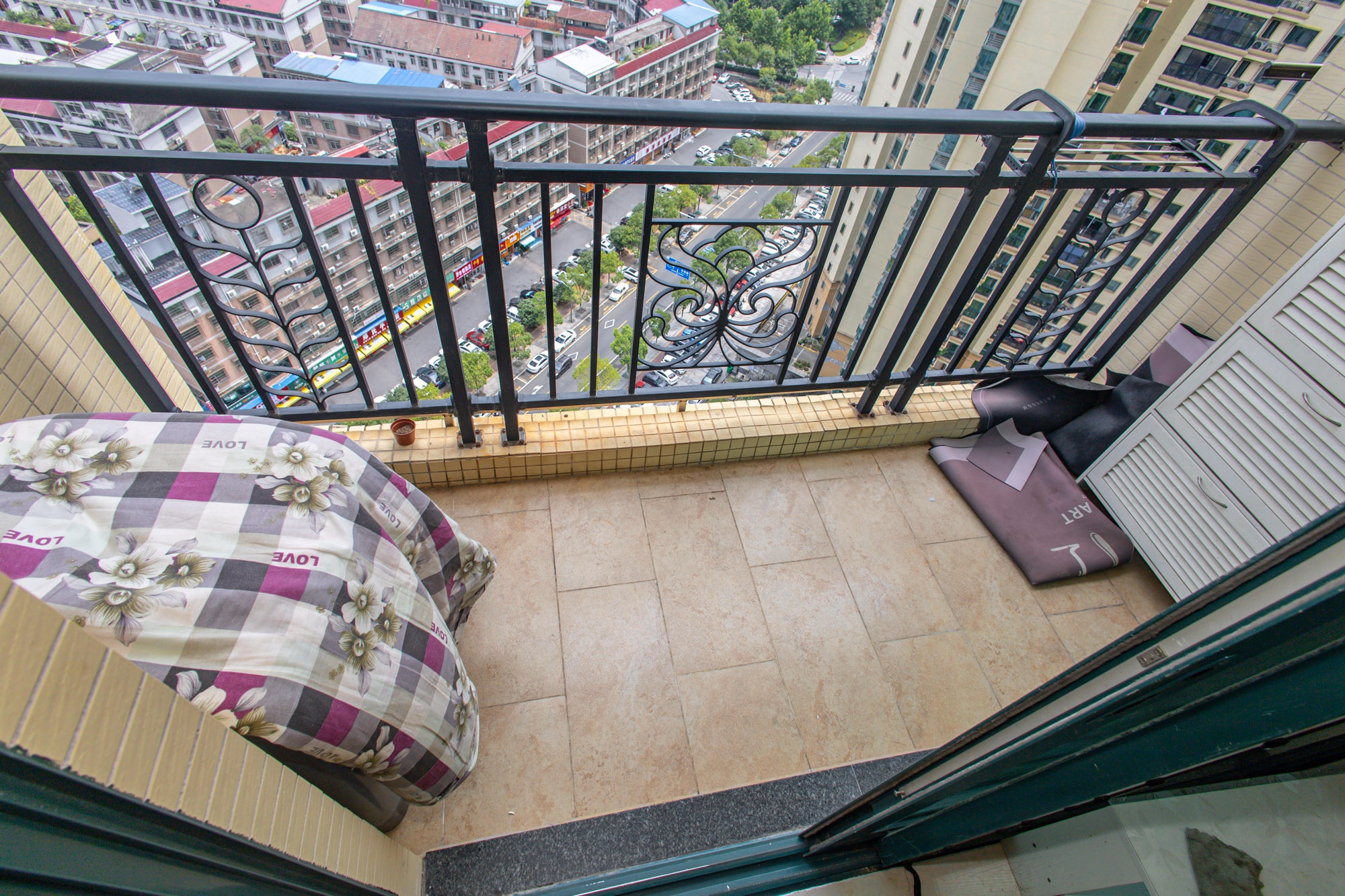 恒大翡翠华庭  2室1厅1卫    58.0万 恒大翡翠华庭  2室1厅1卫    58.0万阳台