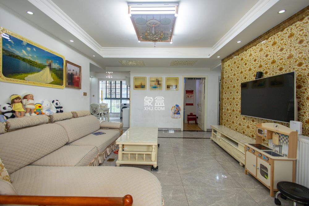 深业睿城E区  5室2厅2卫    125.0万