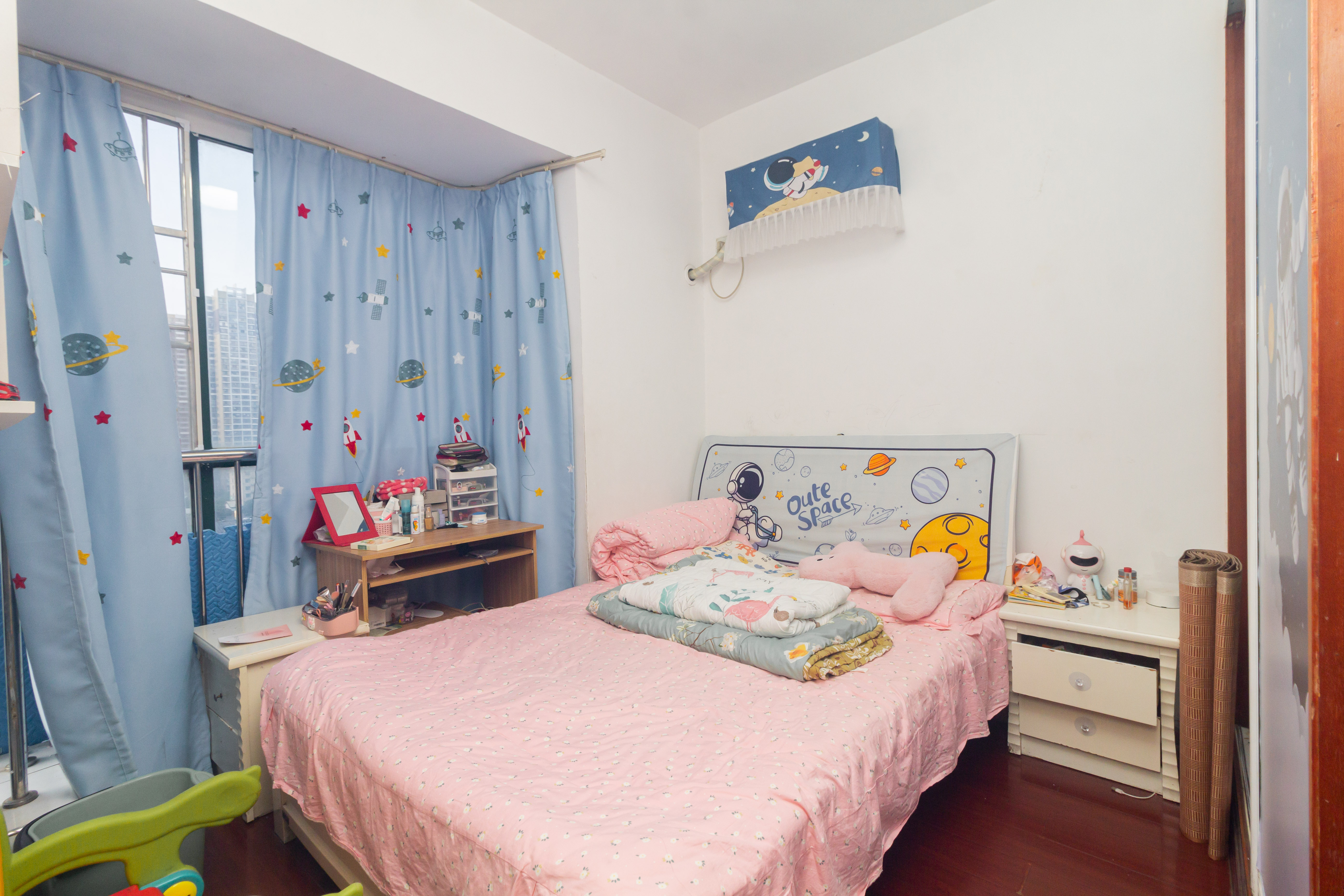 华天LOHO小镇 2室2厅1卫 39.8万 华天LOHO小镇 2室2厅1卫 39.8万卧室