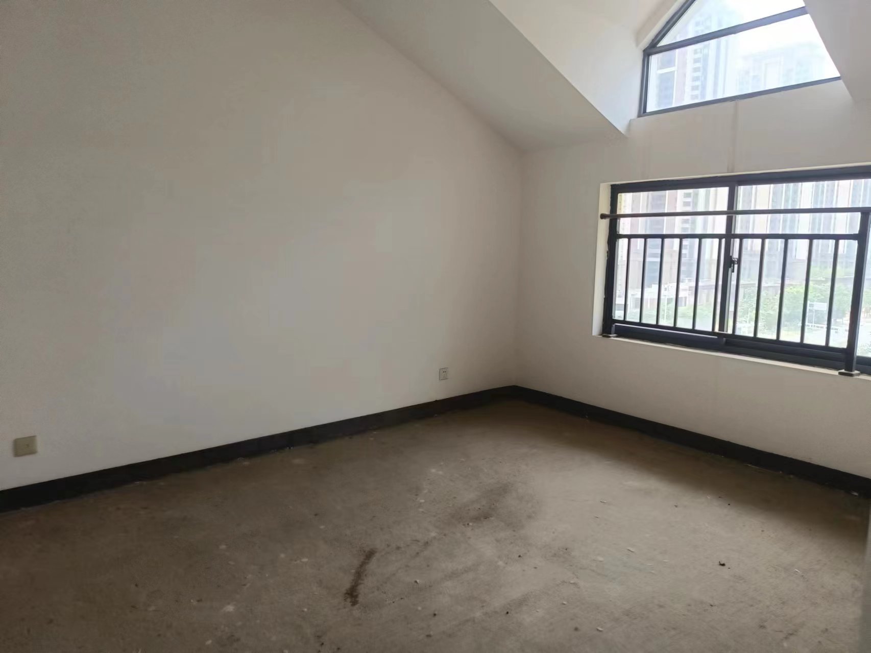 安泰小区 5室3厅2卫 55.0万 安泰小区 5室3厅2卫 55.0万室内图