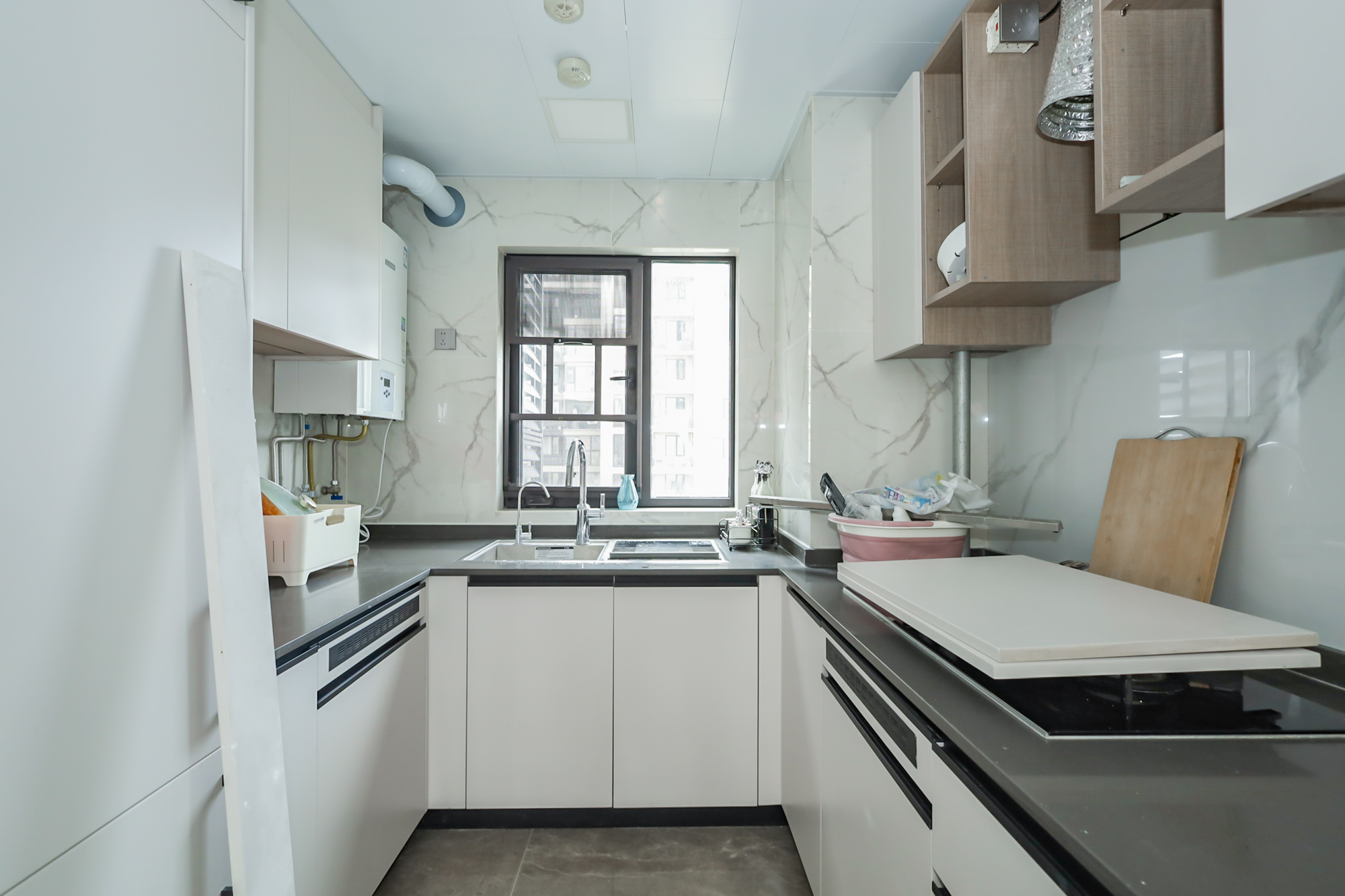 万科里金域国际  4室2厅2卫    500.0万厨房