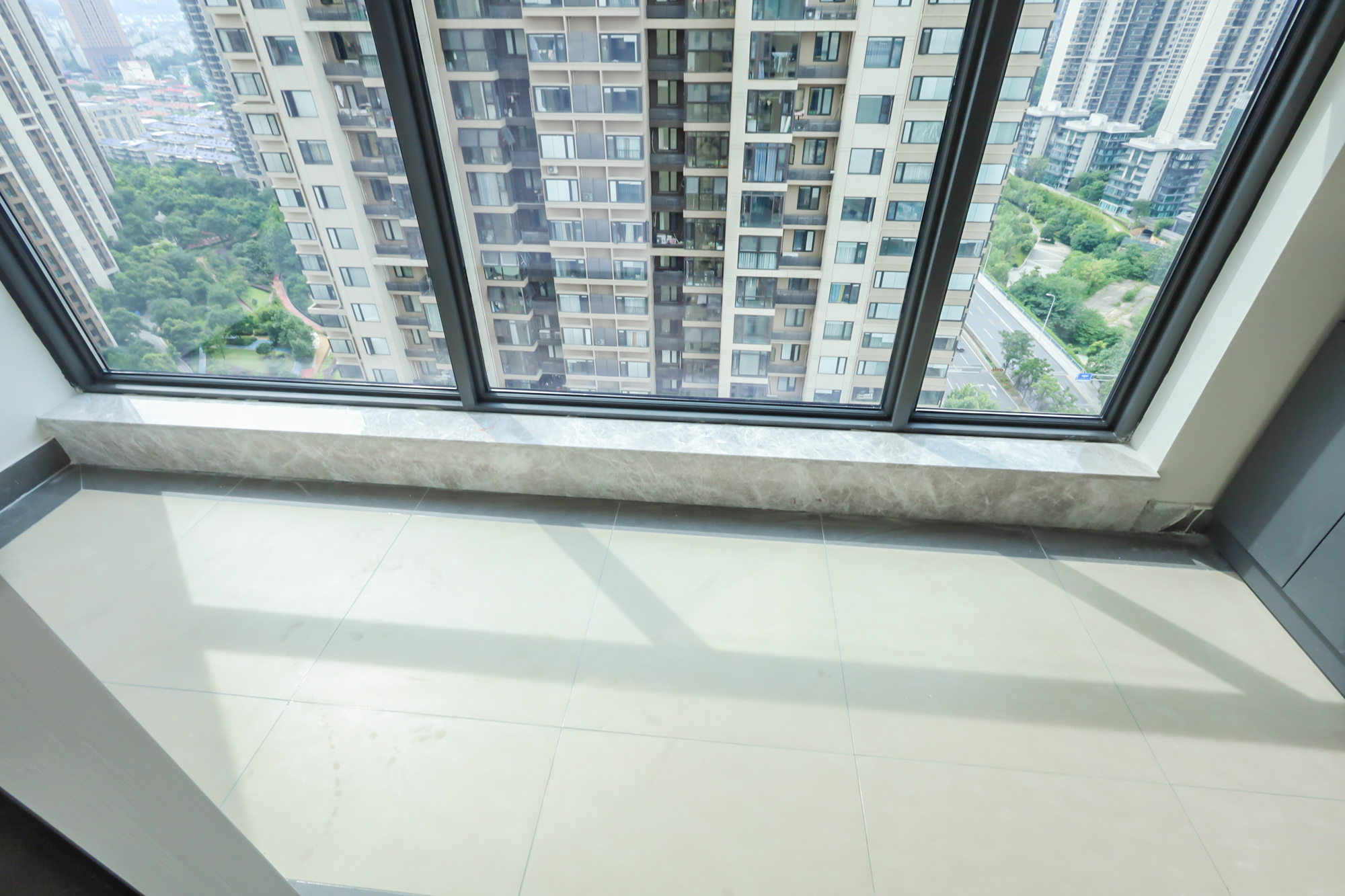 万科里金域国际  4室2厅2卫    500.0万阳台