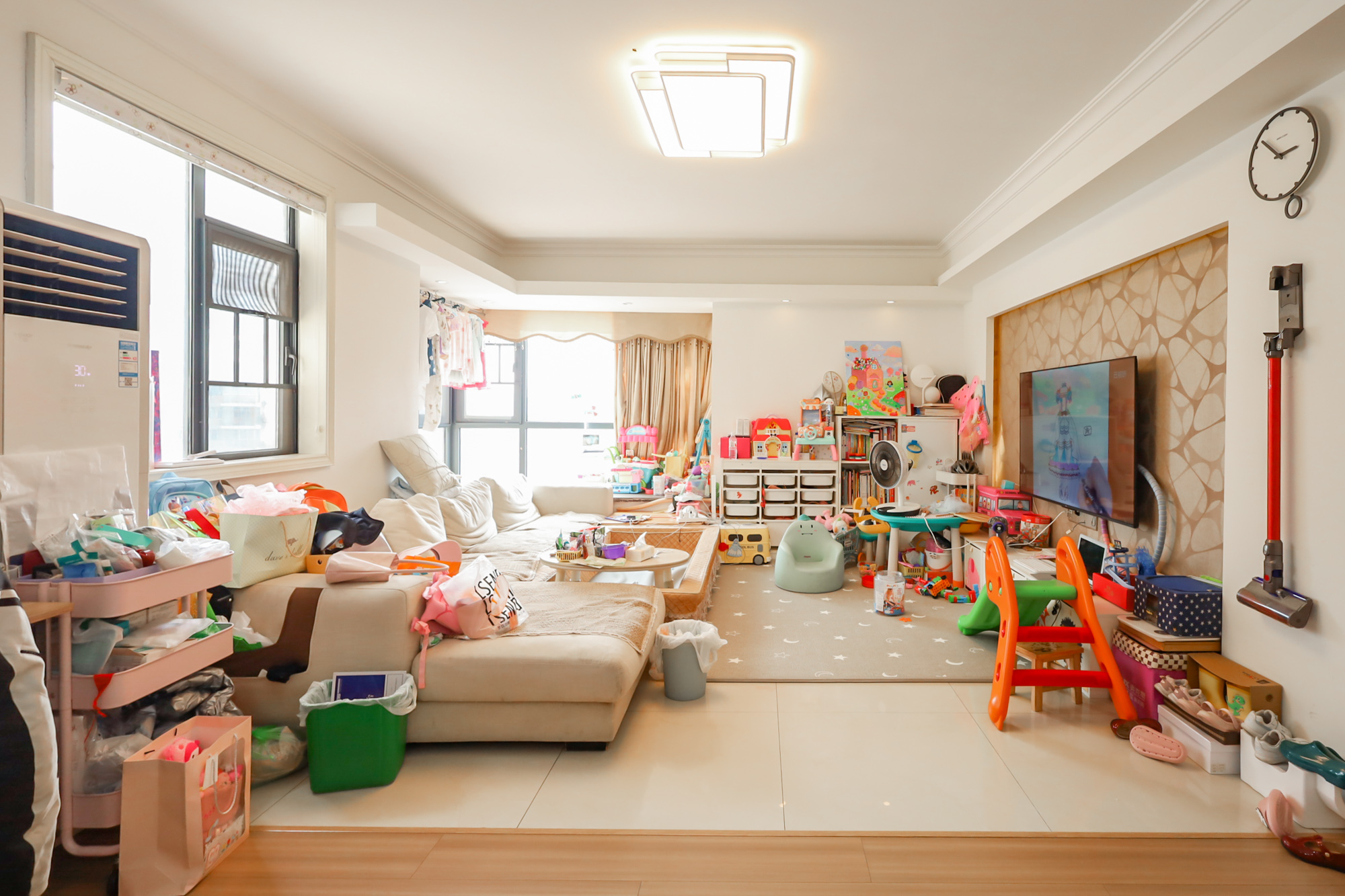 沁园春 3室2厅2卫 115.0万 沁园春 3室2厅2卫 115.0万客厅