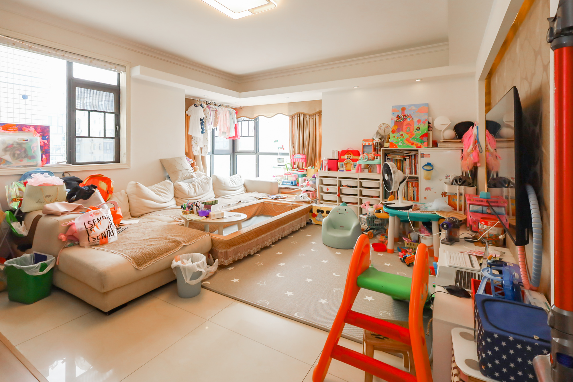 沁园春 3室2厅2卫 115.0万 沁园春 3室2厅2卫 115.0万客厅