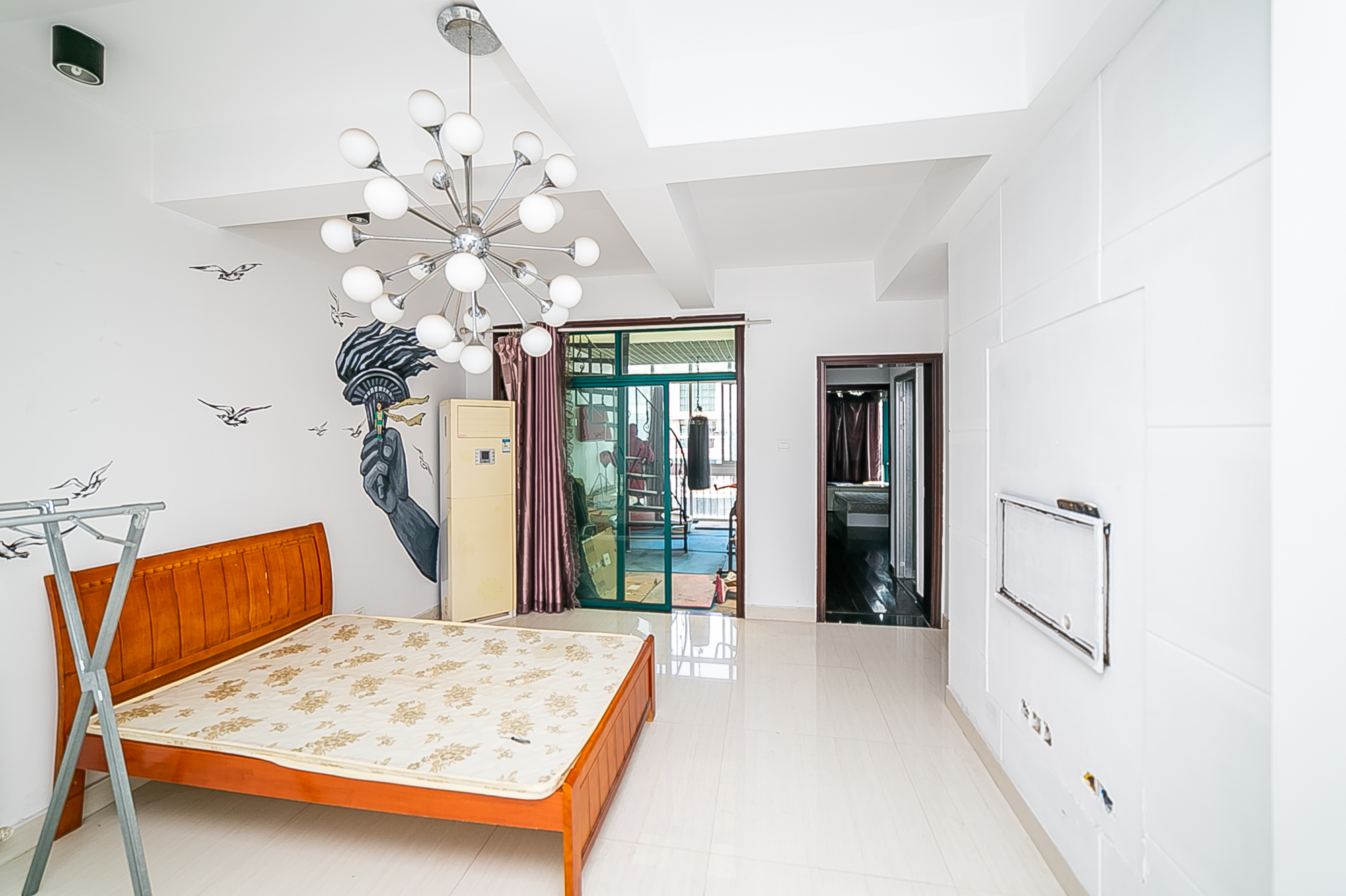 华盛家园  5室2厅2卫    102.0万 华盛家园  5室2厅2卫    102.0万卧室