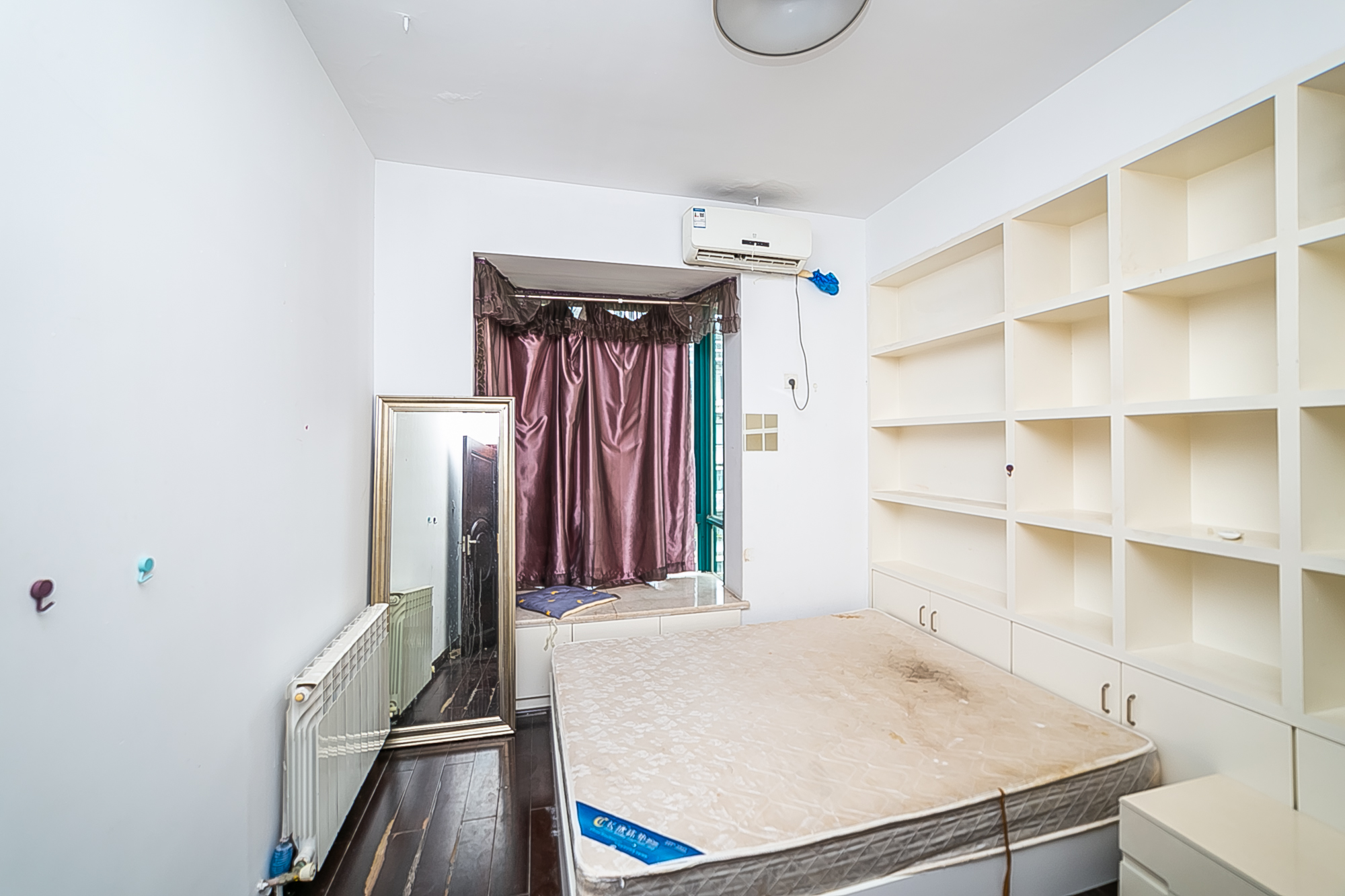 华盛家园  5室2厅2卫    102.0万 华盛家园  5室2厅2卫    102.0万卧室